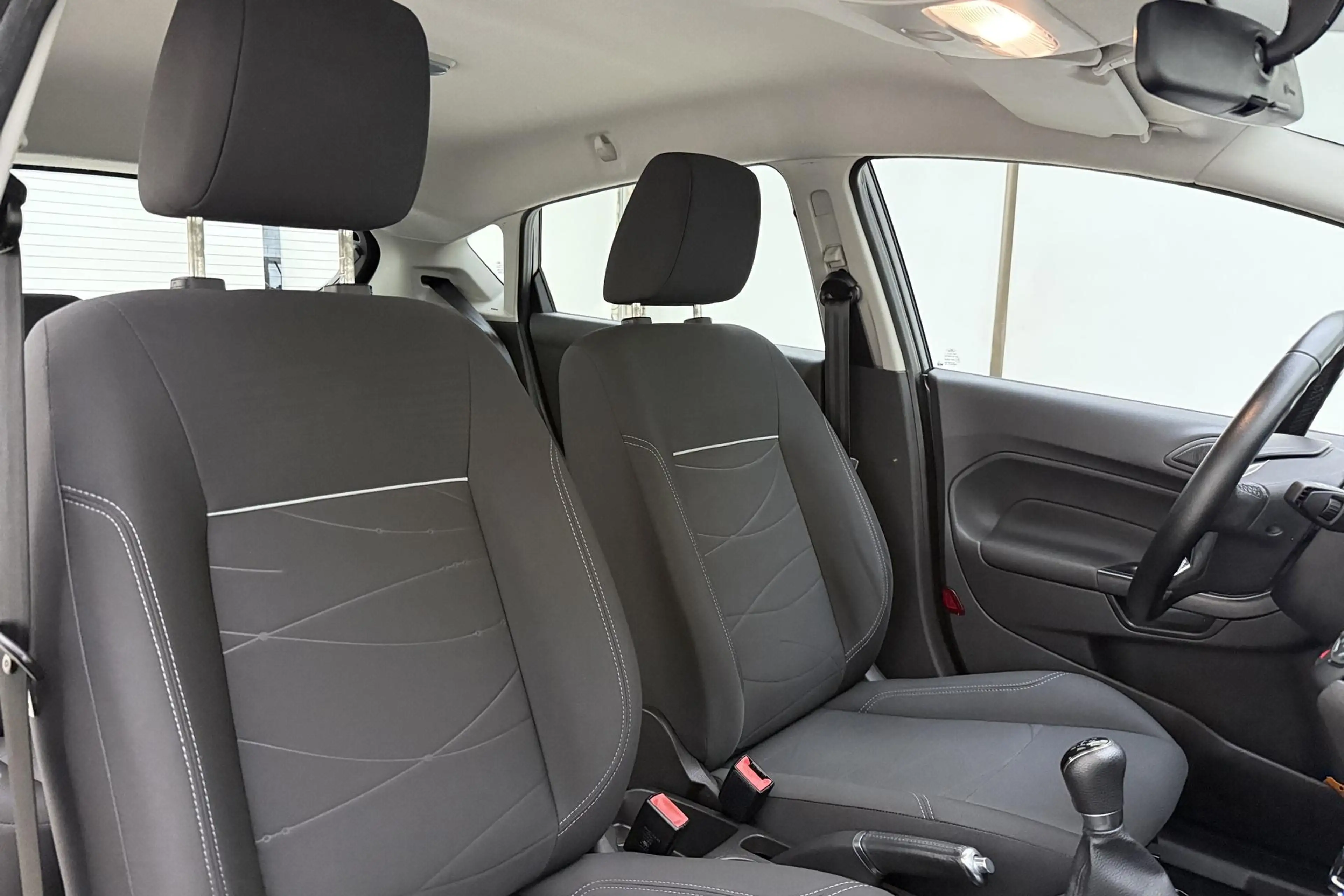 Ford Fiesta 1.0 80pk 5drs Style | Navigatie | Trekhaak | Airco — photo 12