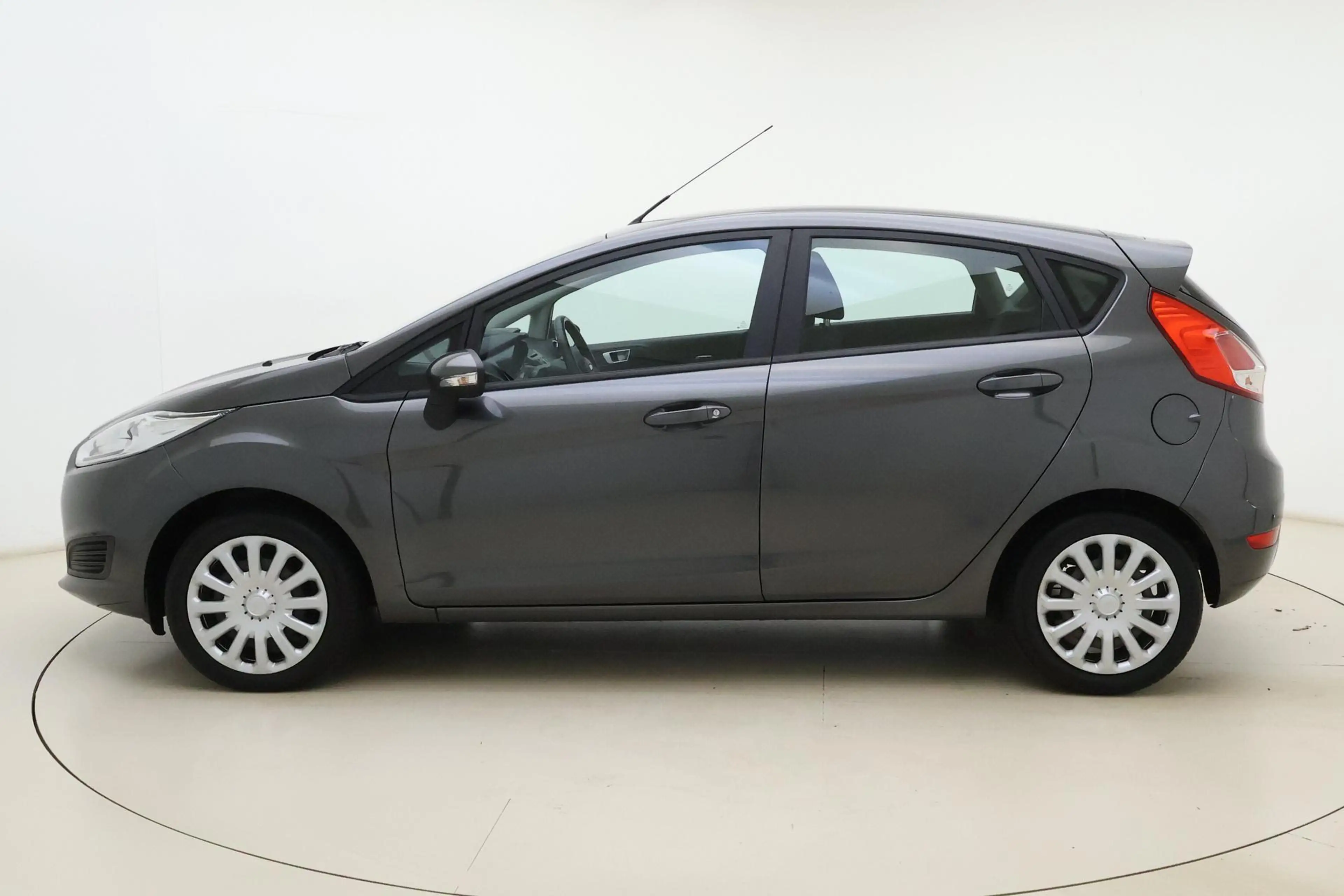Ford Fiesta 1.0 80pk 5drs Style | Navigatie | Trekhaak | Airco — photo 5
