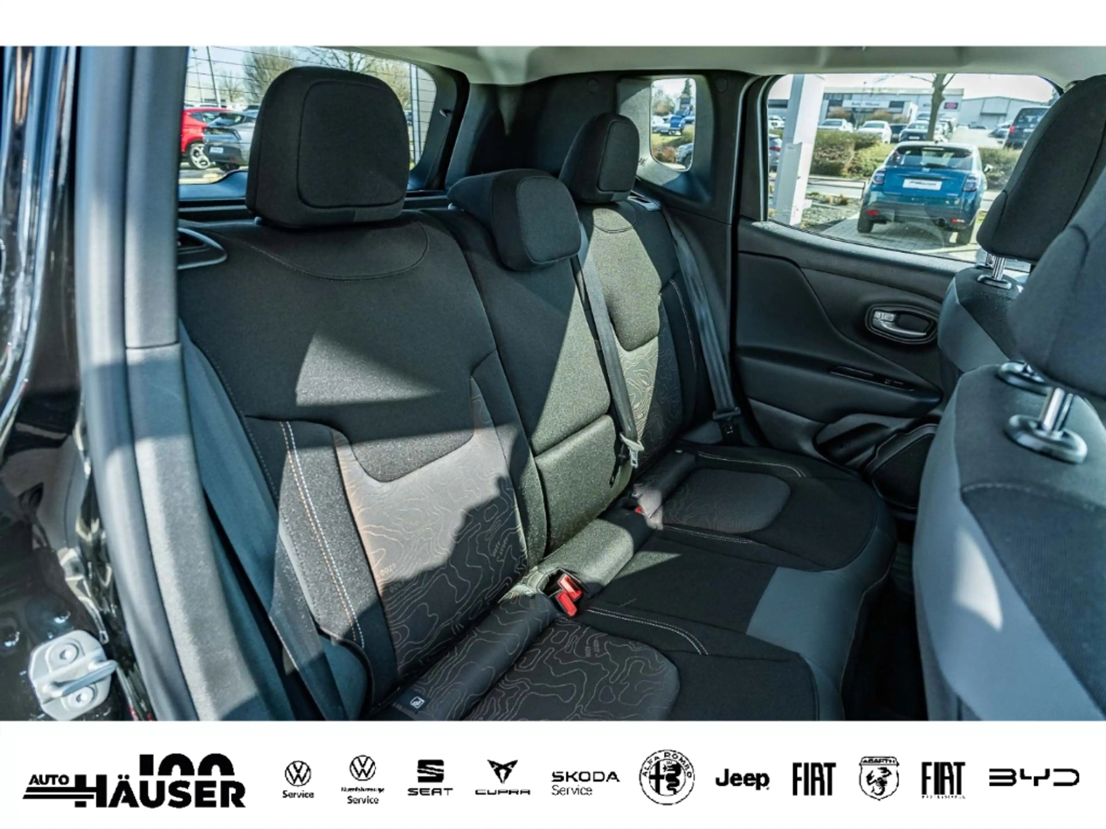 Jeep Renegade PHEV 4xe MY23 HIGH Upland NAVI KAMERA PARK LED SIT — photo 13