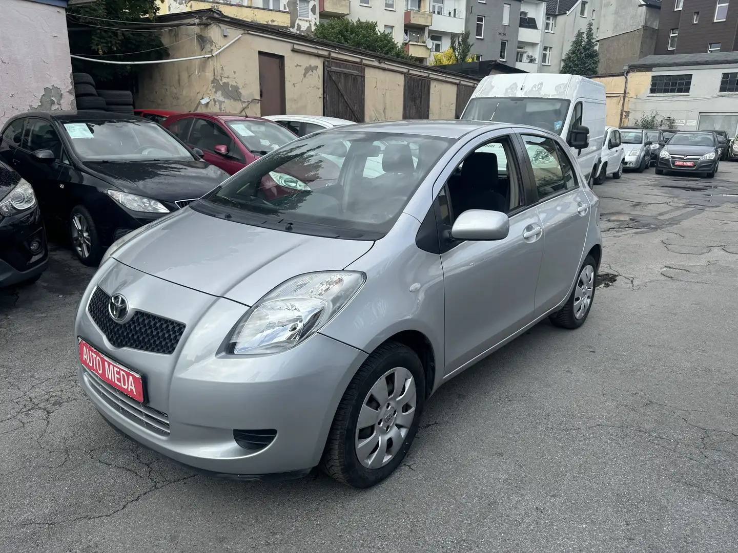 Toyota Yaris Sol*1.Hand*Klima*Euro 4*Nur 60tkm gelaufen* Grau - 1