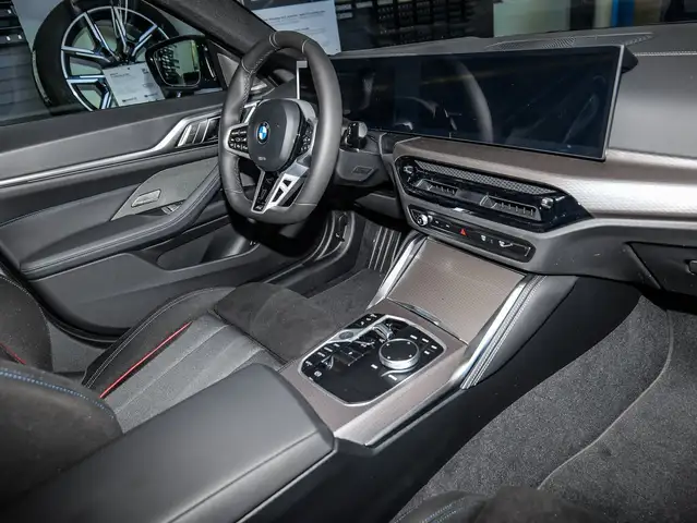 BMW 4 Series view 3