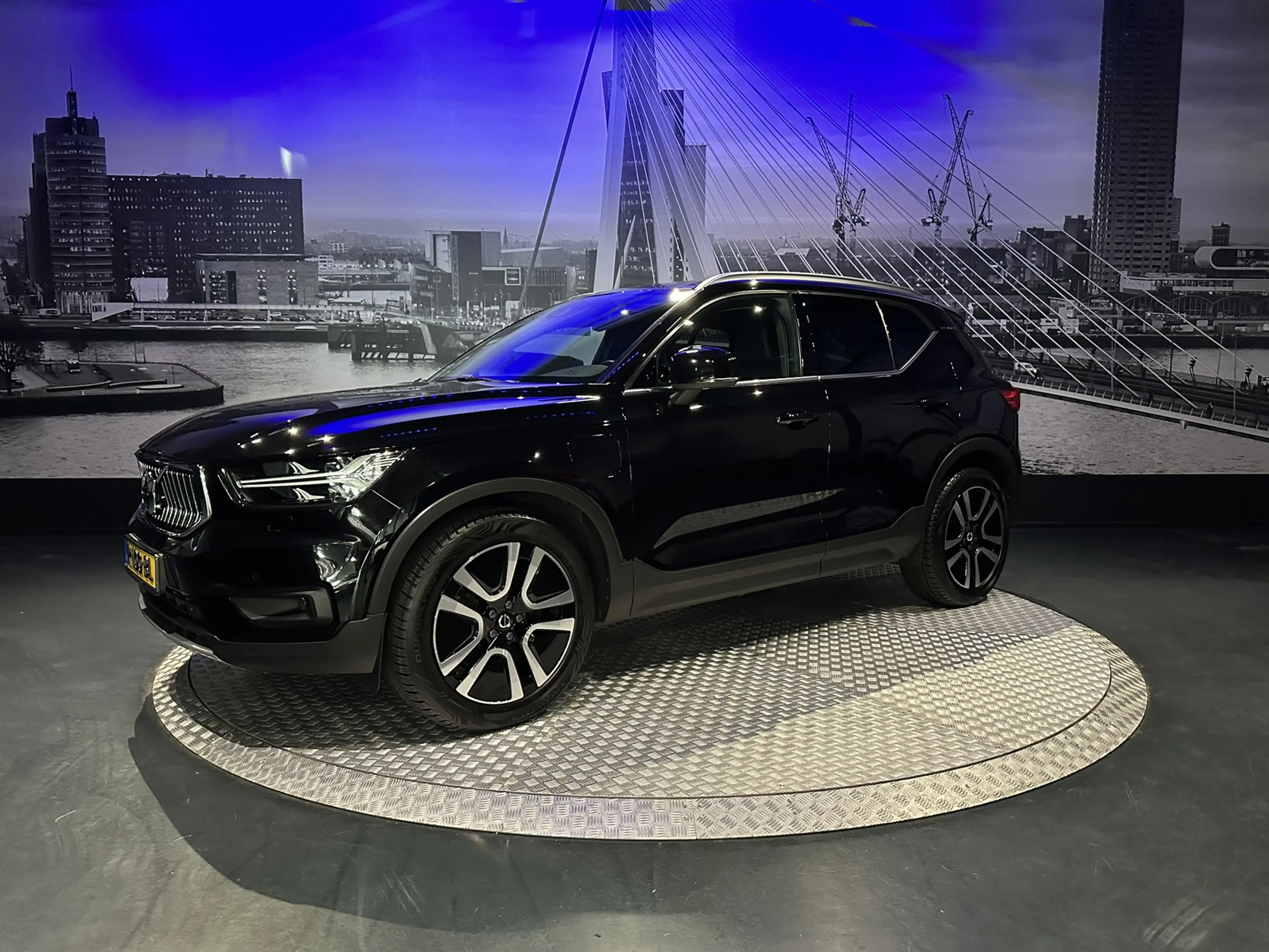 Volvo XC40 1.5 T4 Recharge Inscription Expression *HarmanKard — photo 6