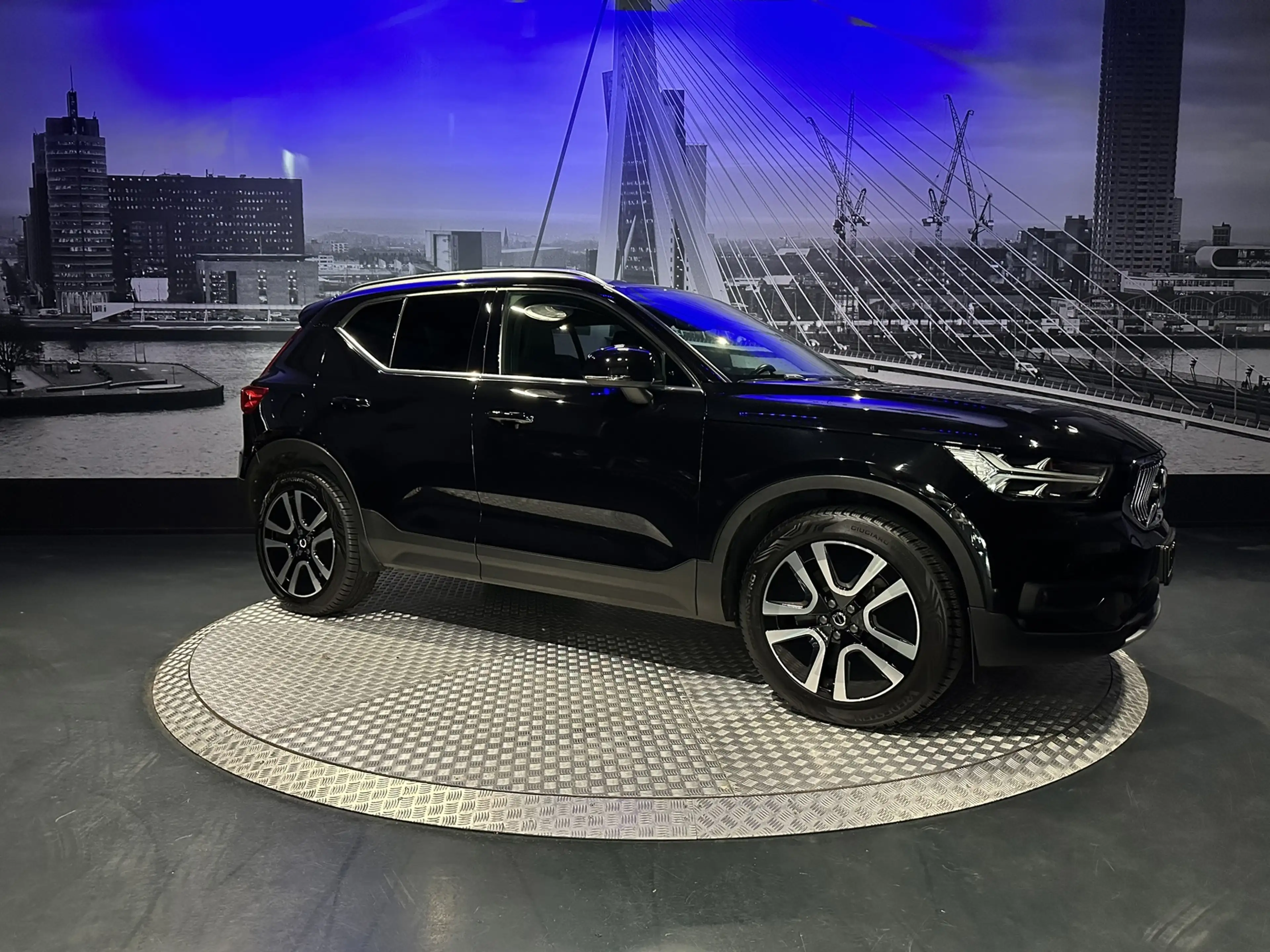 Volvo XC40 1.5 T4 Recharge Inscription Expression *HarmanKard — photo 3