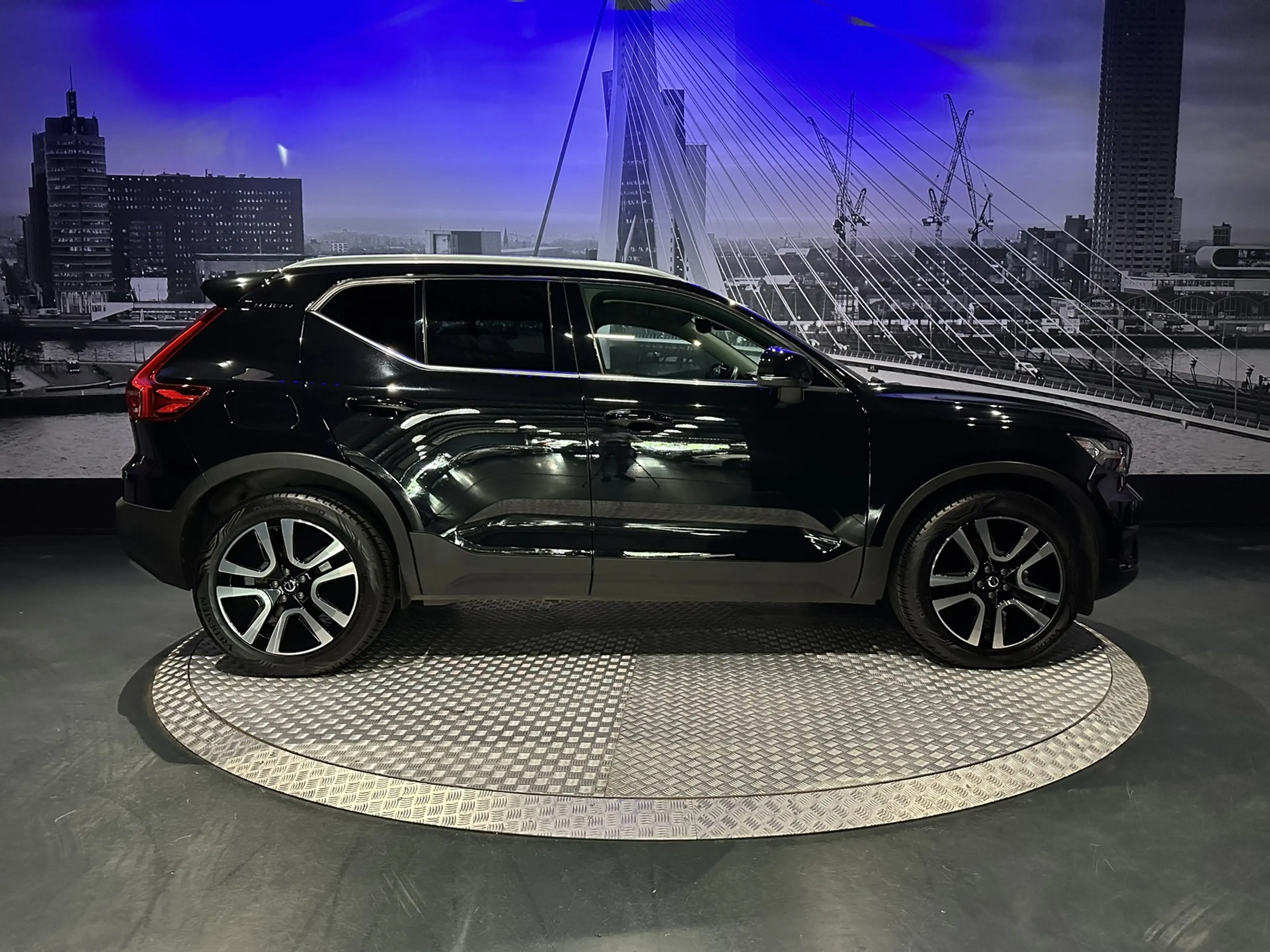 Volvo XC40 1.5 T4 Recharge Inscription Expression *HarmanKard — photo 12