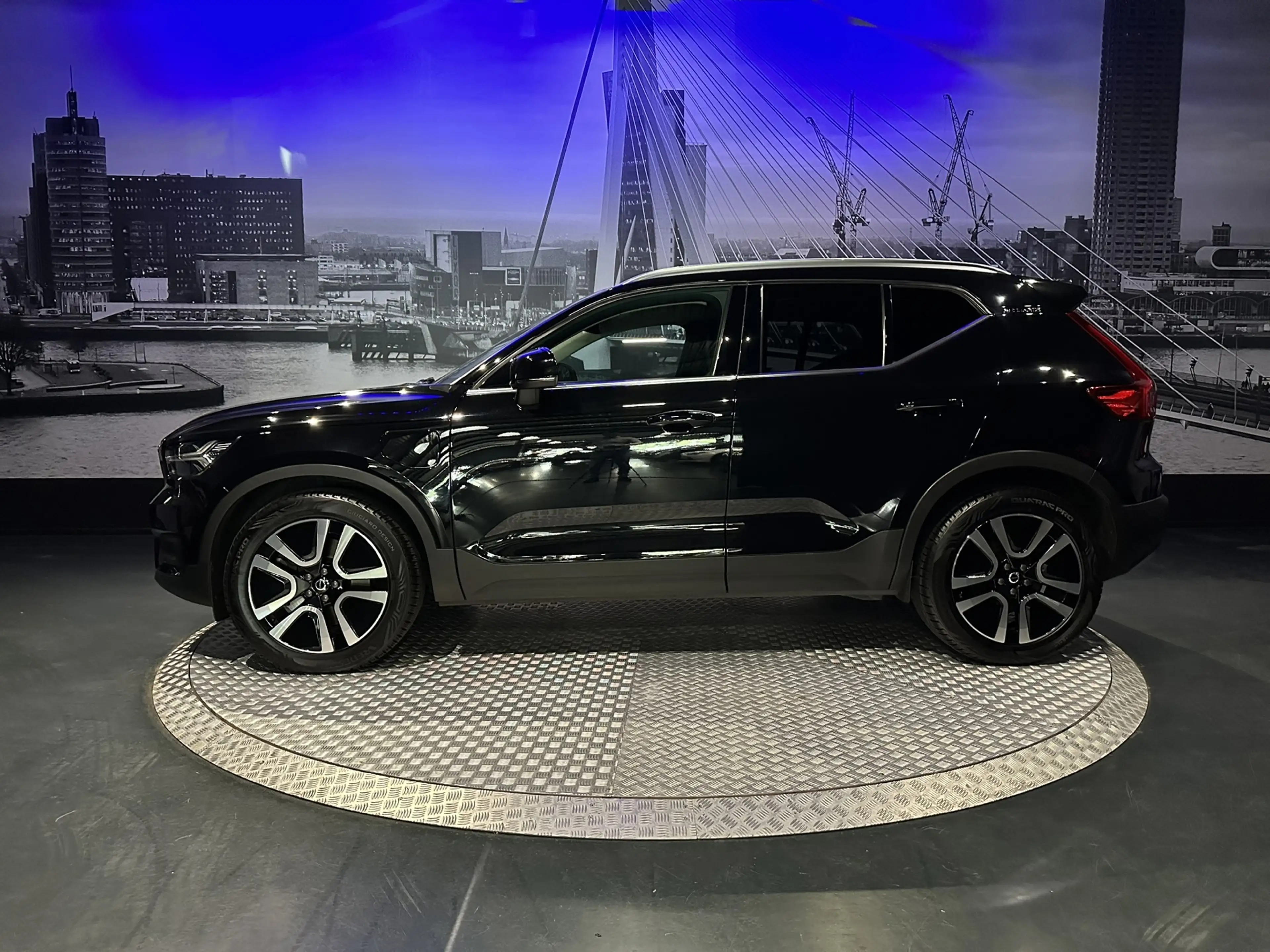 Volvo XC40 1.5 T4 Recharge Inscription Expression *HarmanKard — photo 7
