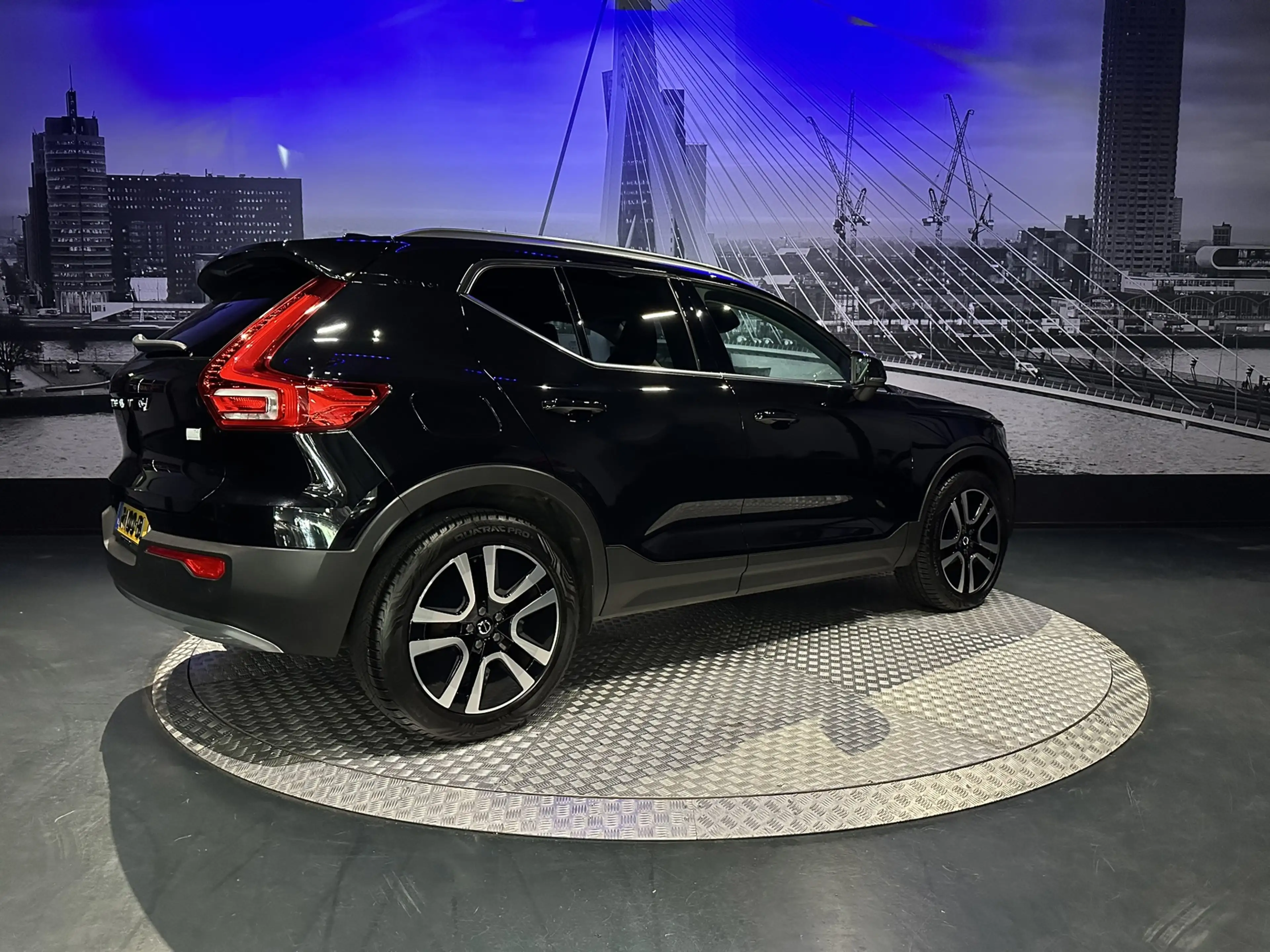 Volvo XC40 1.5 T4 Recharge Inscription Expression *HarmanKard — photo 11