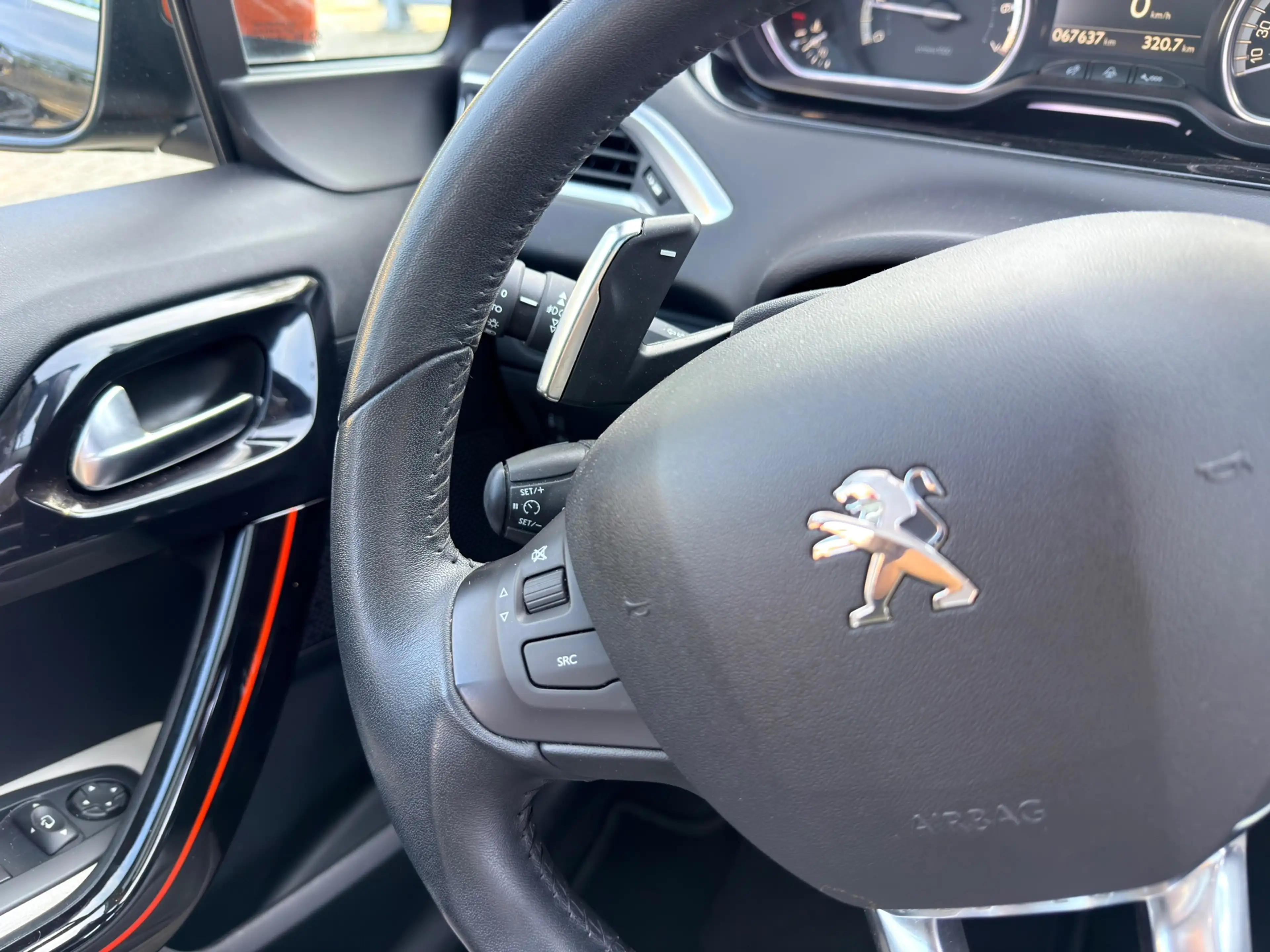 Peugeot 208 1.2 e-VTi Roland Garros Trekhaak, Panoramadak, Sto — photo 15