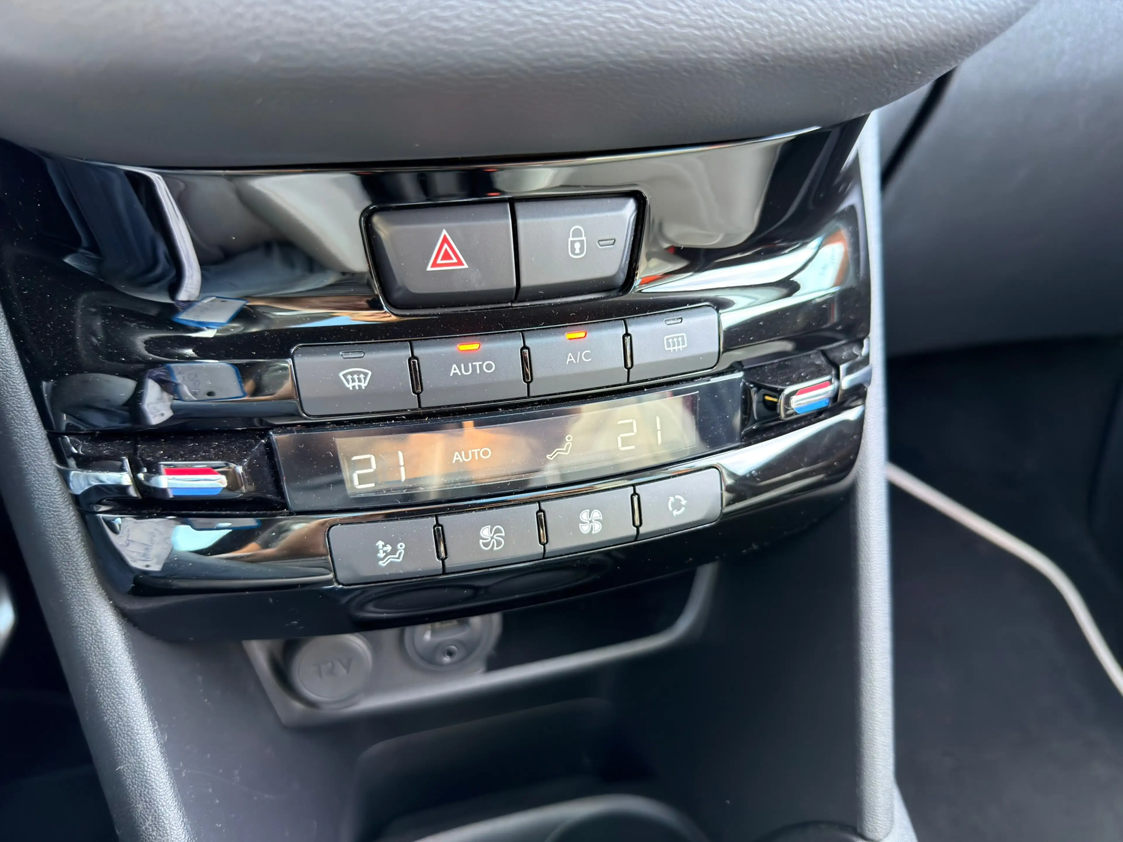 Peugeot 208 1.2 e-VTi Roland Garros Trekhaak, Panoramadak, Sto — photo 10