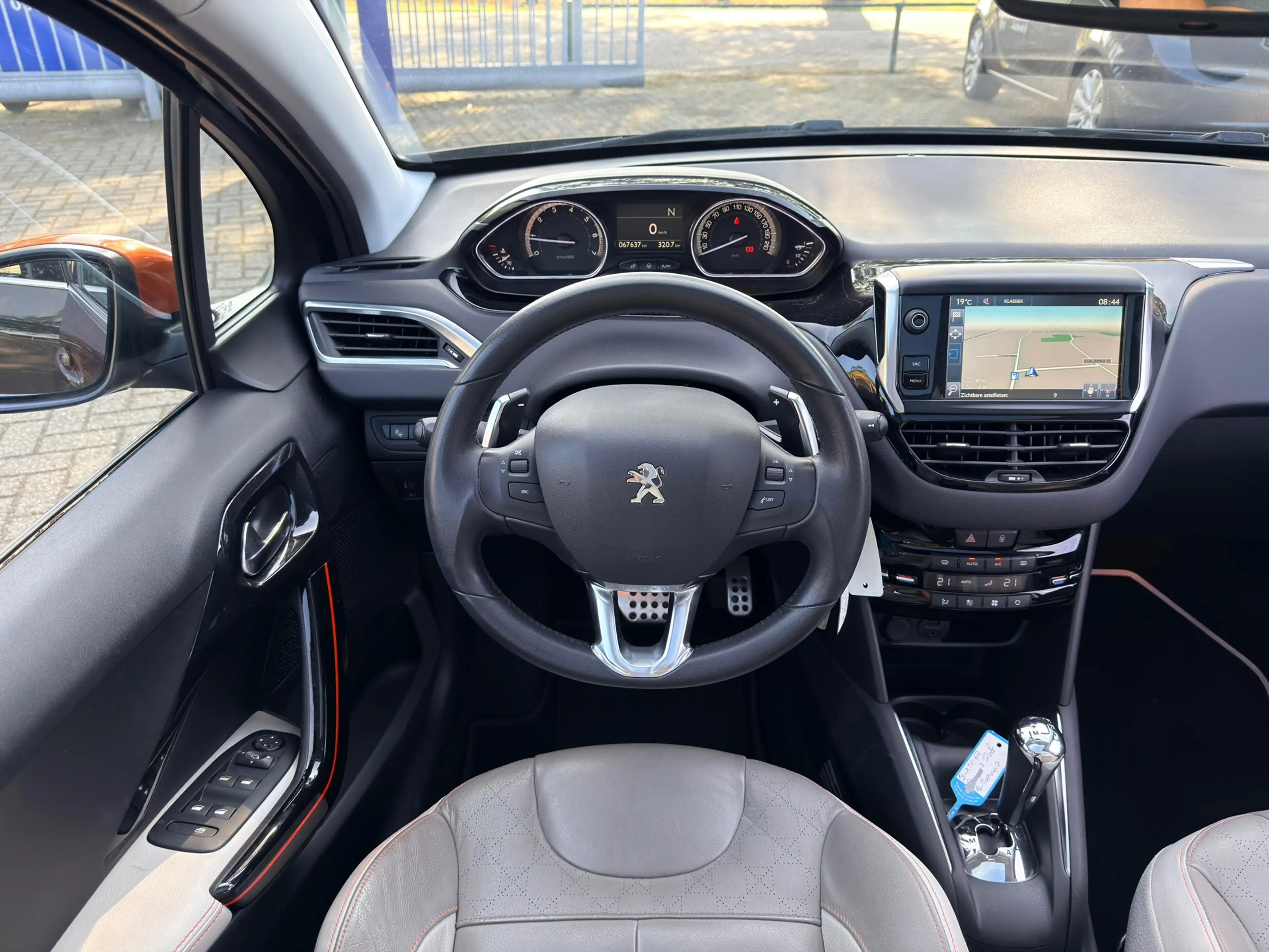 Peugeot 208 1.2 e-VTi Roland Garros Trekhaak, Panoramadak, Sto — photo 20