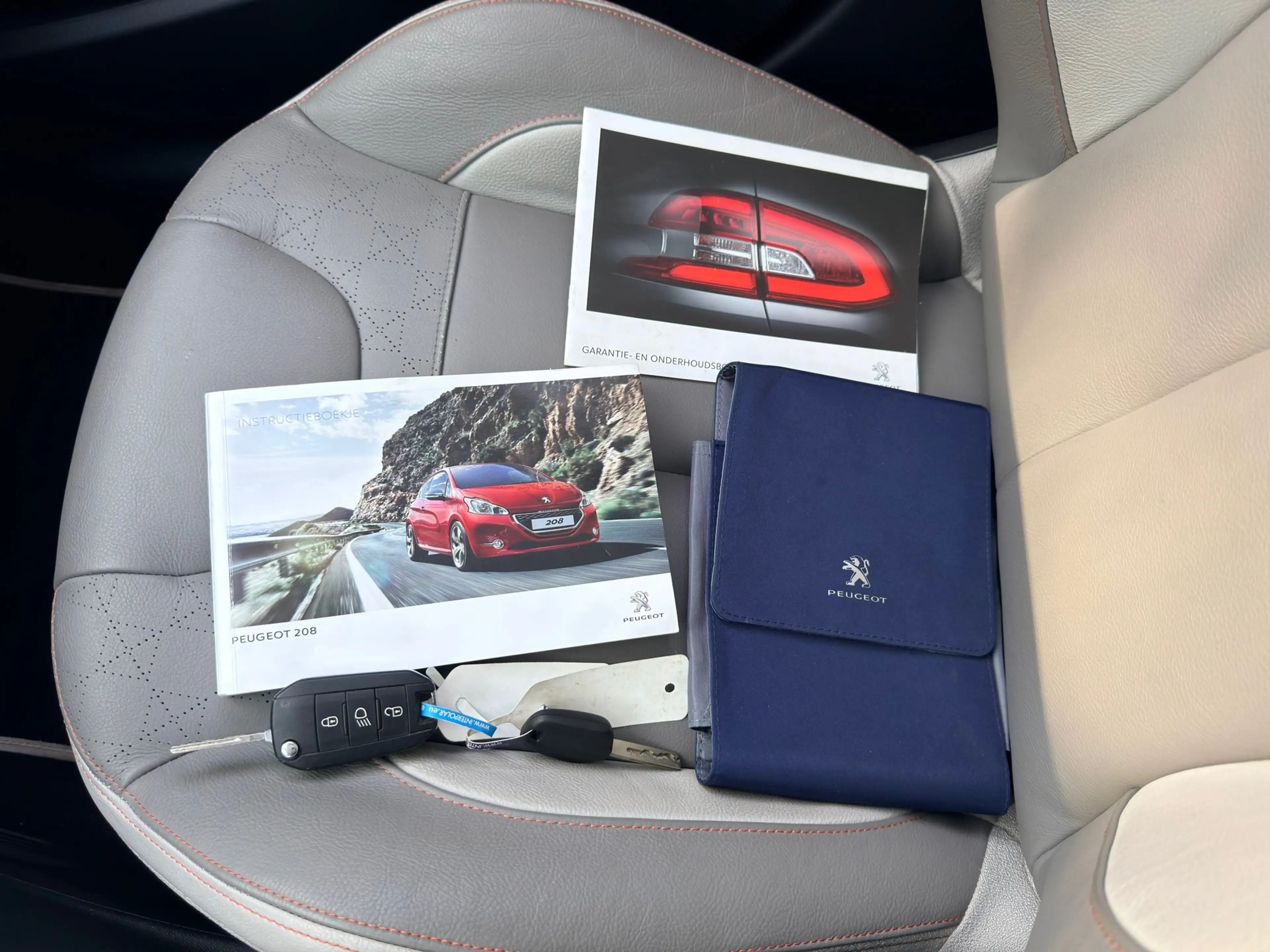 Peugeot 208 1.2 e-VTi Roland Garros Trekhaak, Panoramadak, Sto — photo 23