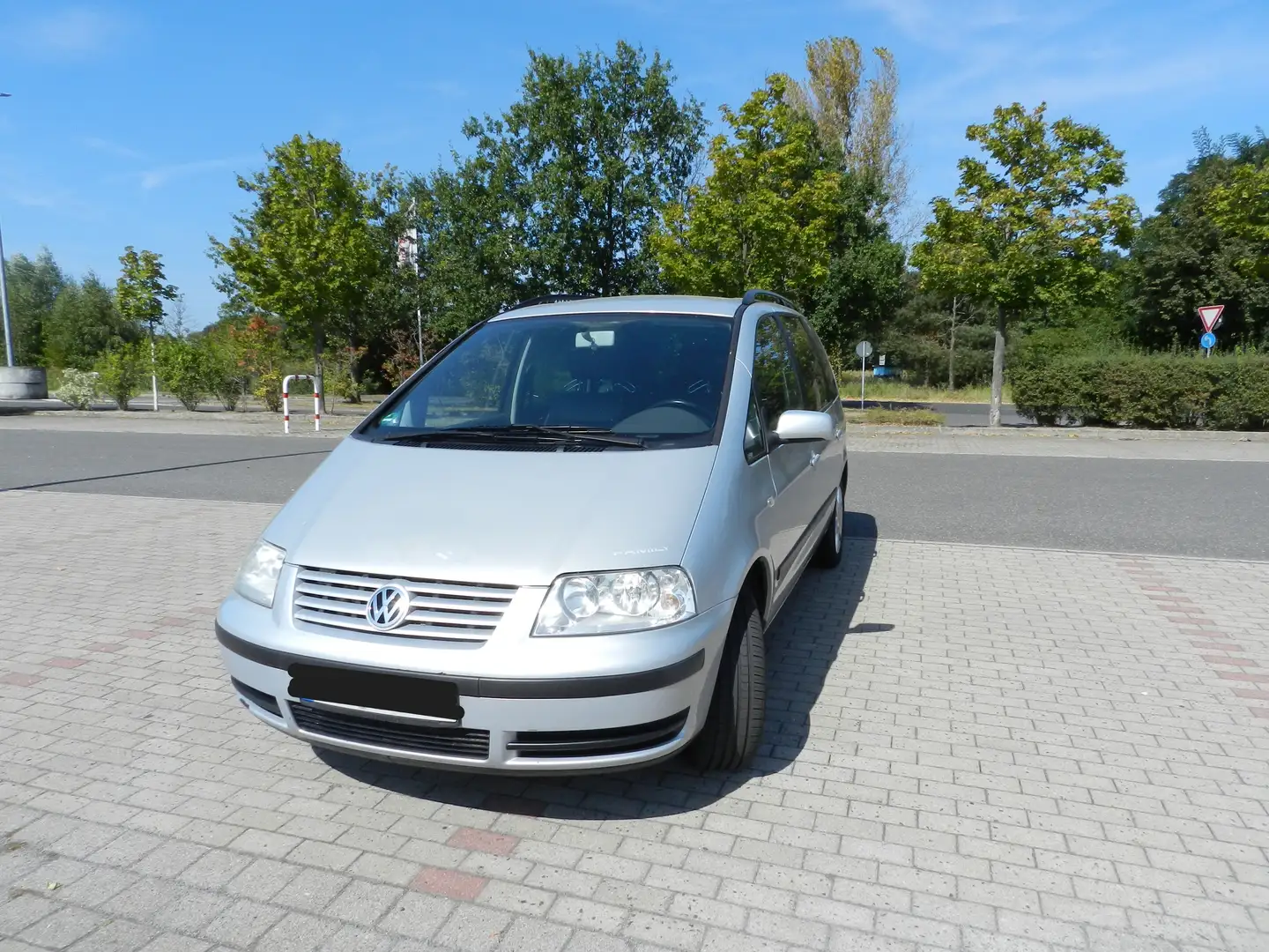 Volkswagen Sharan Sharan 1.8 5V Turbo Family Ezüst - 1
