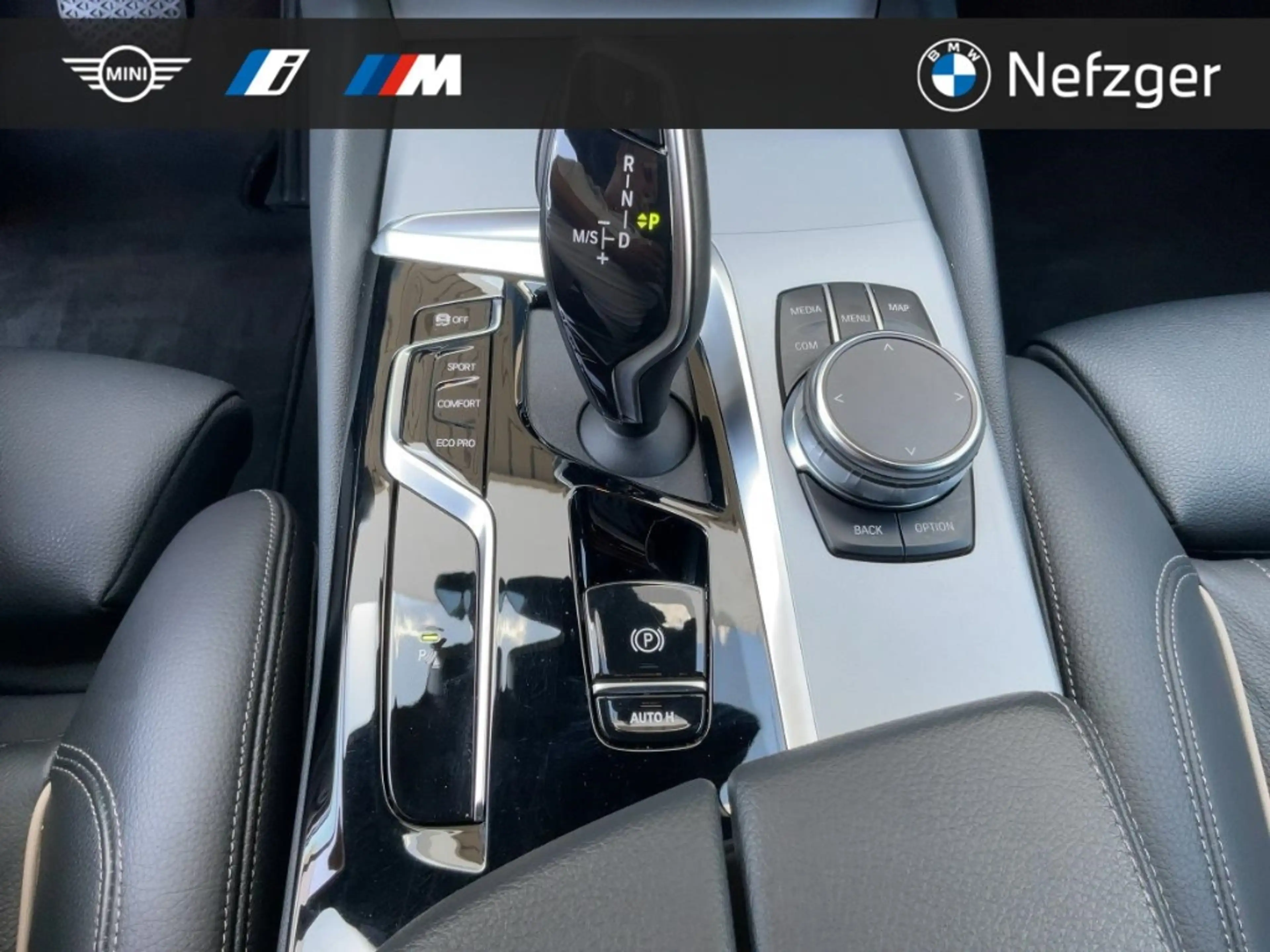 BMW 520 i Touring Navi Leder StandHZG Komfortsitz RFK — photo 14