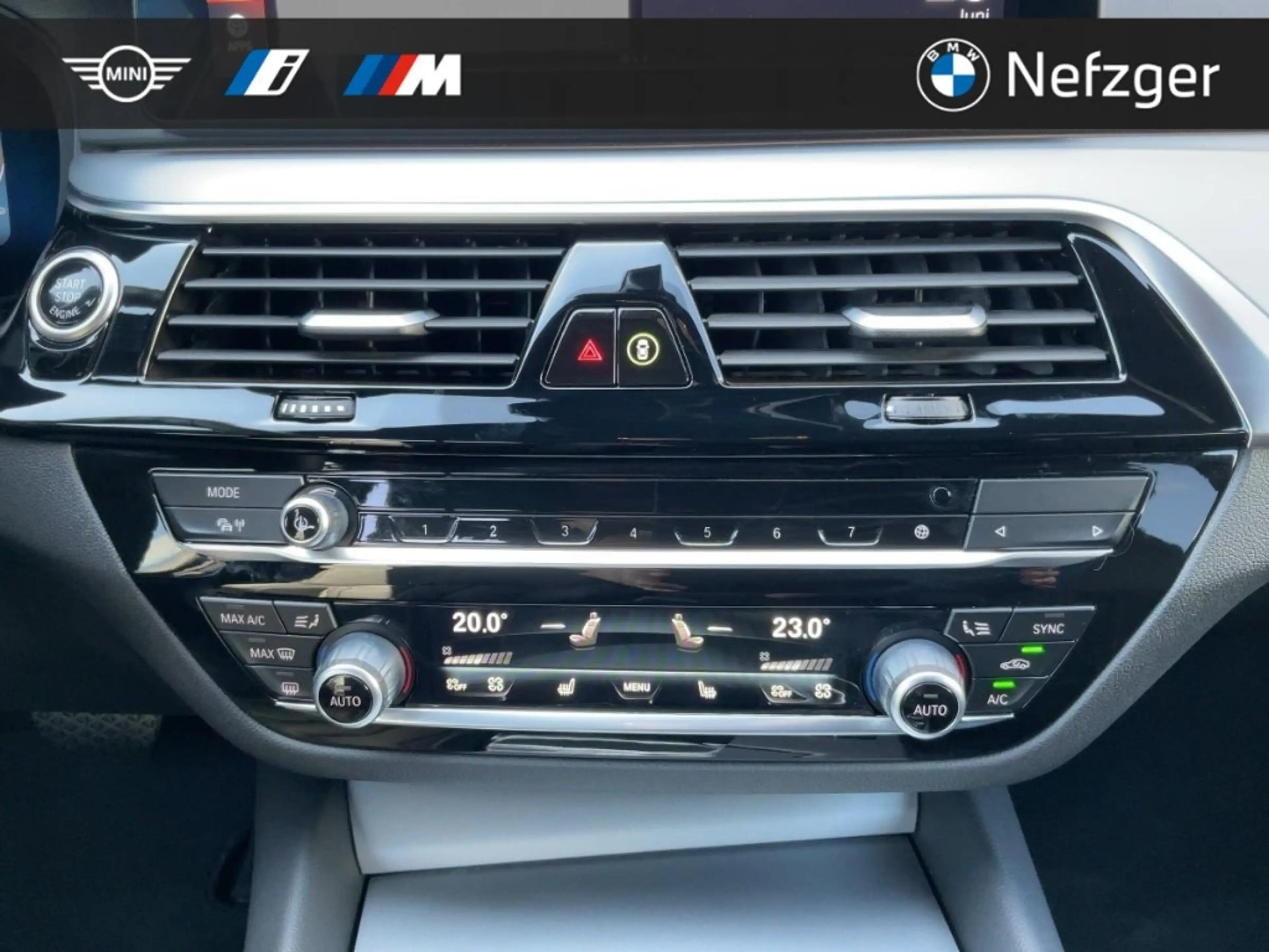 BMW 520 i Touring Navi Leder StandHZG Komfortsitz RFK — photo 12