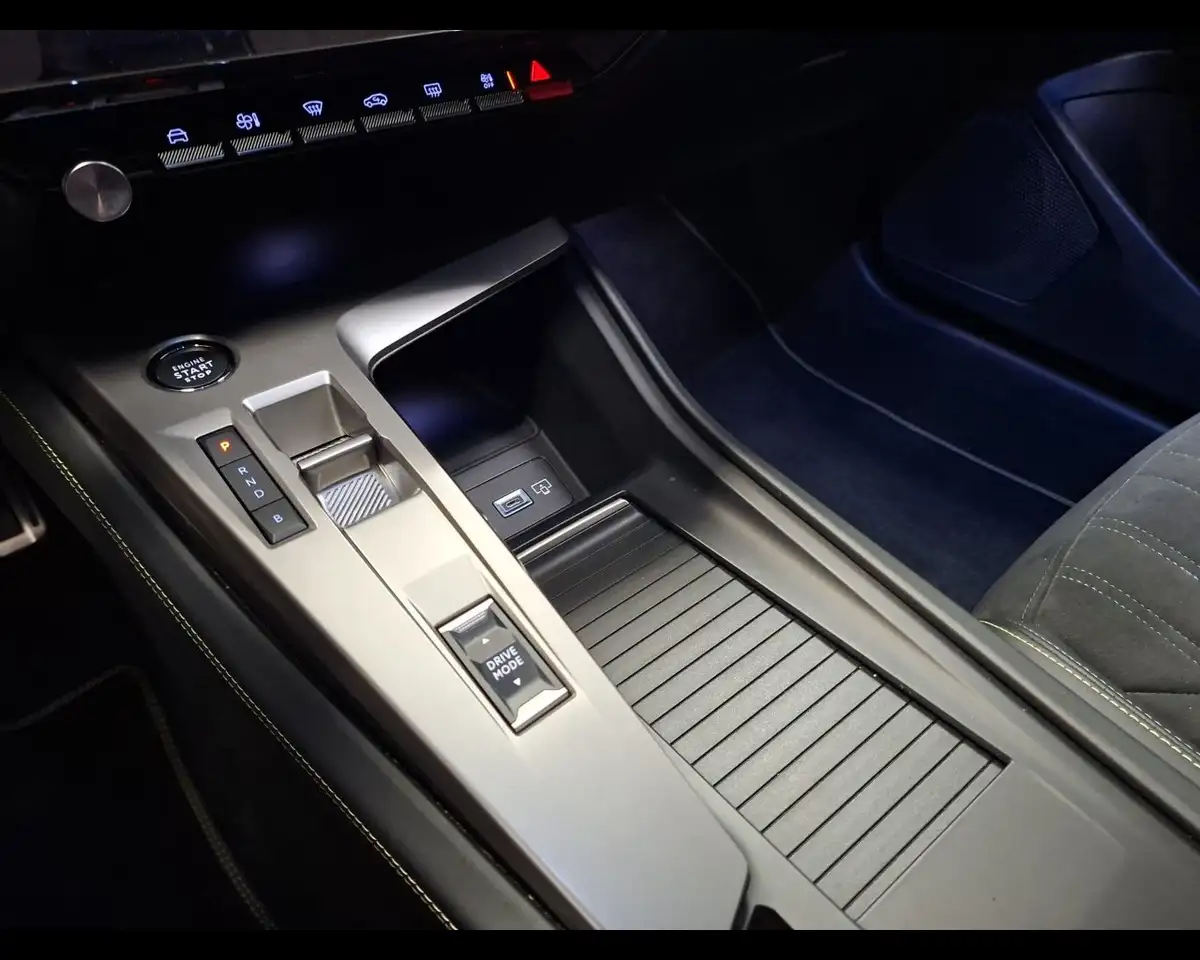 Peugeot 408 1.6 hybrid phev GT 225cv e-eat8 13