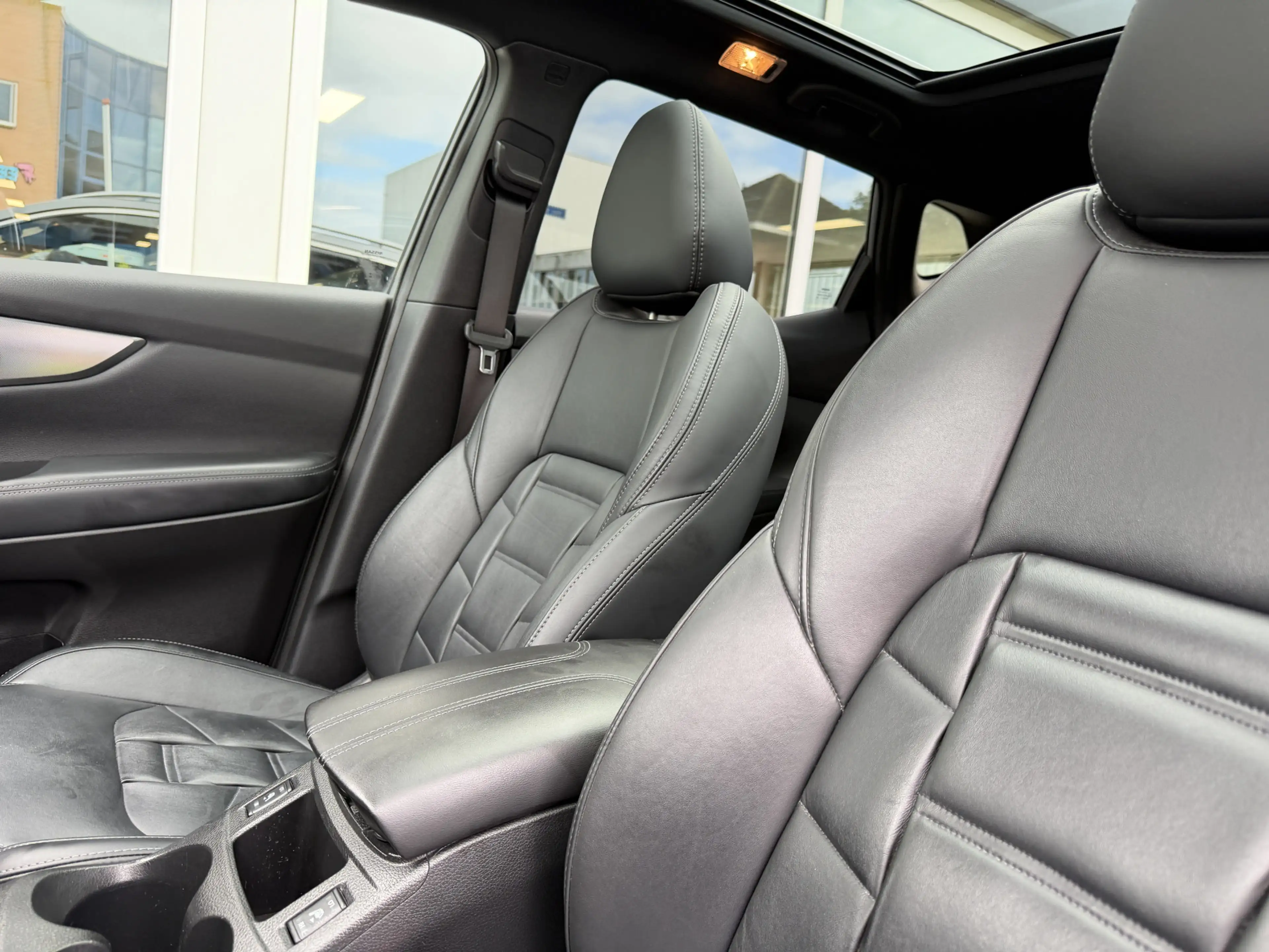 Nissan Qashqai 1.3 DIG-T Tekna + Trekhaak | Panorama — photo 20