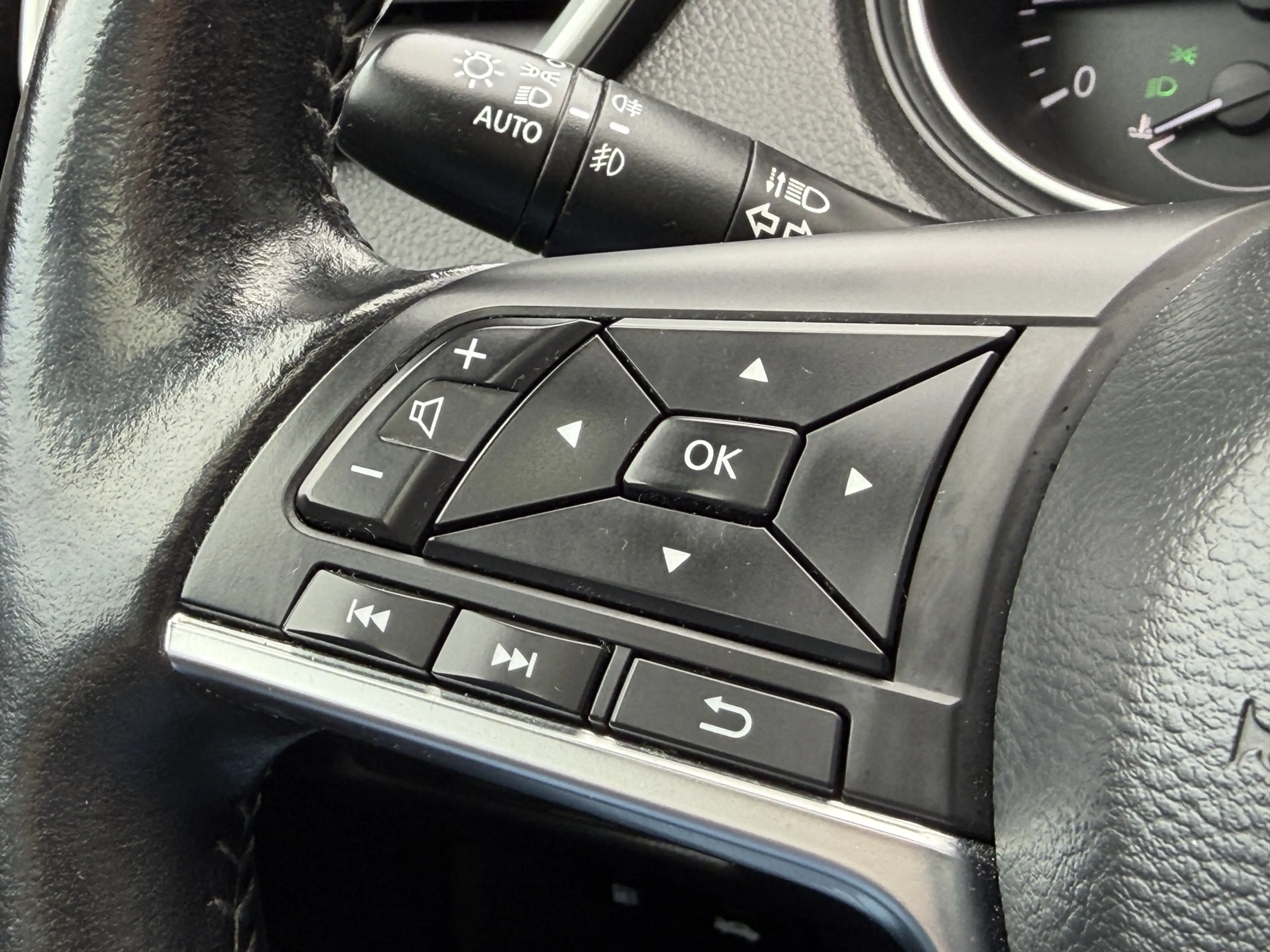 Nissan Qashqai 1.3 DIG-T Tekna + Trekhaak | Panorama — photo 25