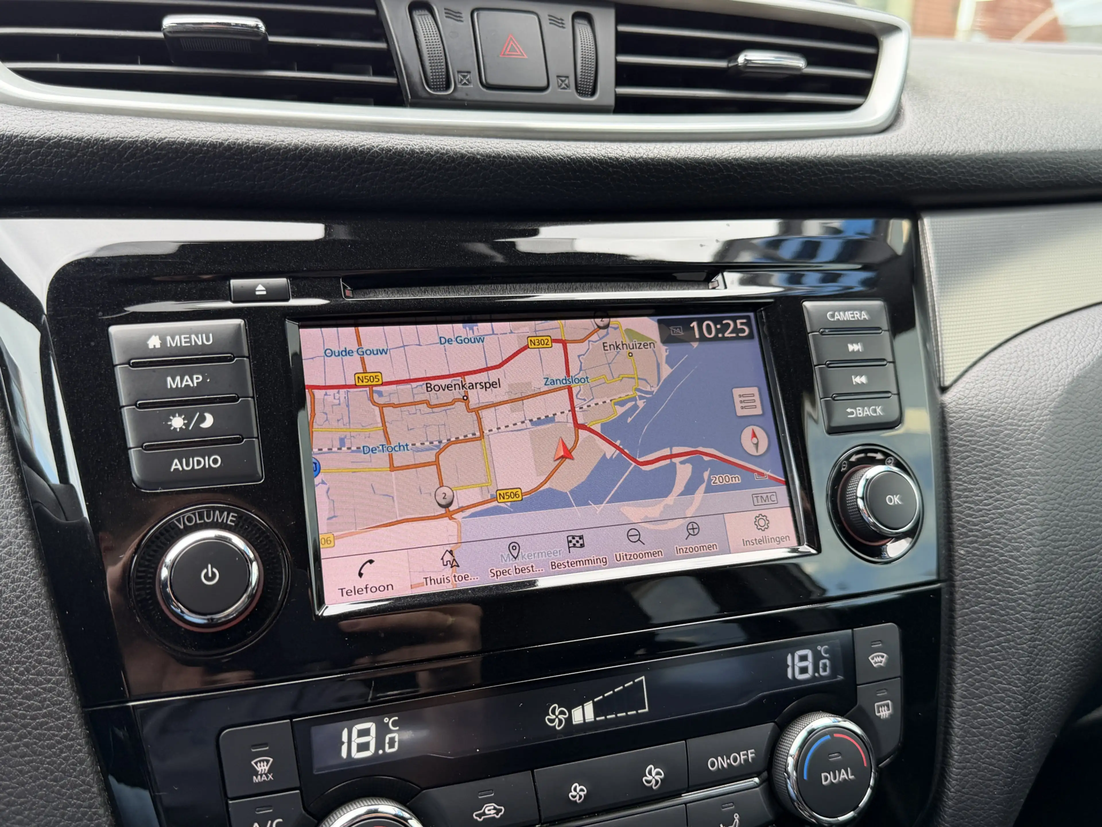 Nissan Qashqai 1.3 DIG-T Tekna + Trekhaak | Panorama — photo 30