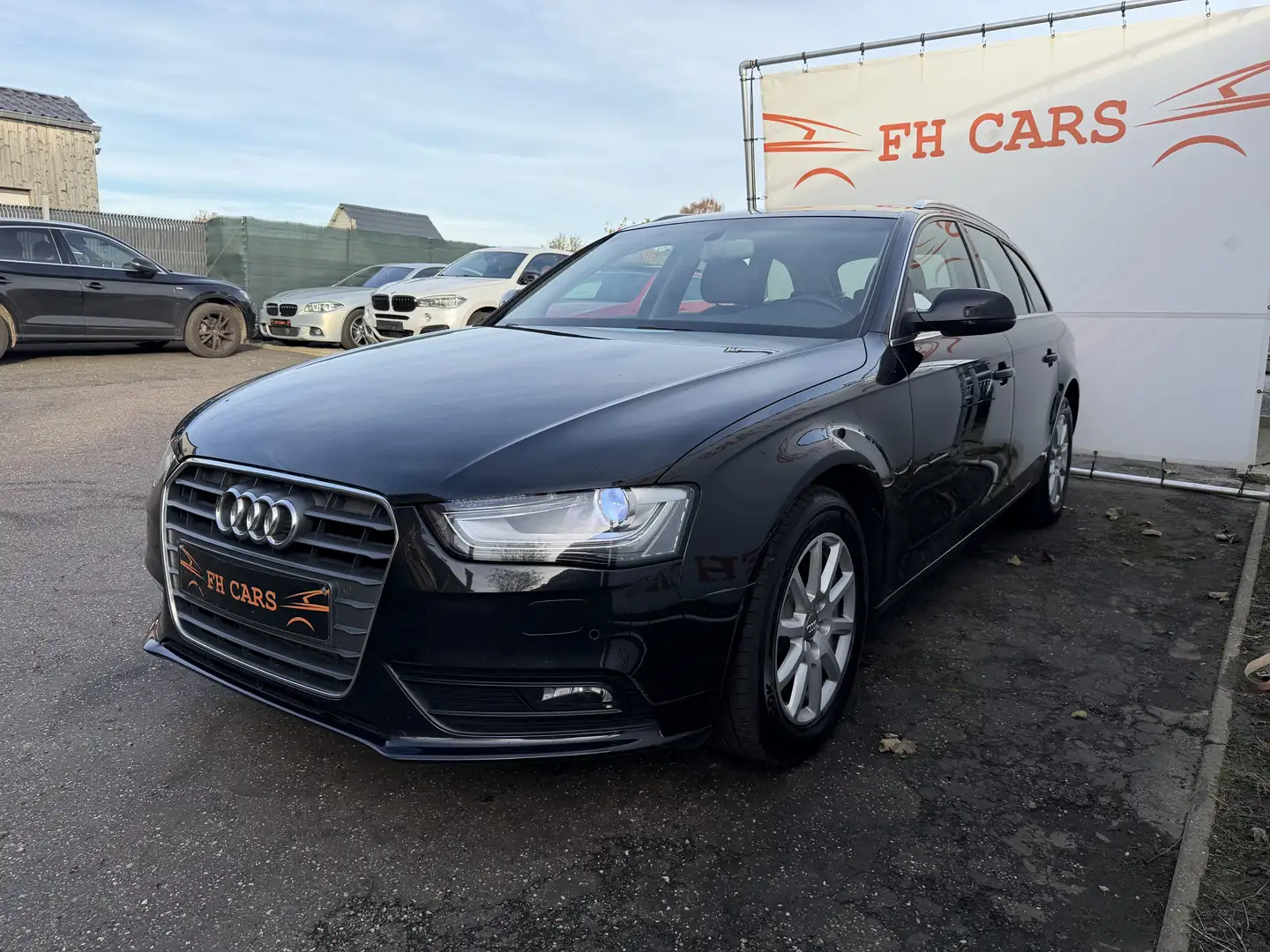 Audi A4 1.8 TFSI FACELIFT *BI-XENON*LED*170 PK*GPS*PDC* Zwart - 2