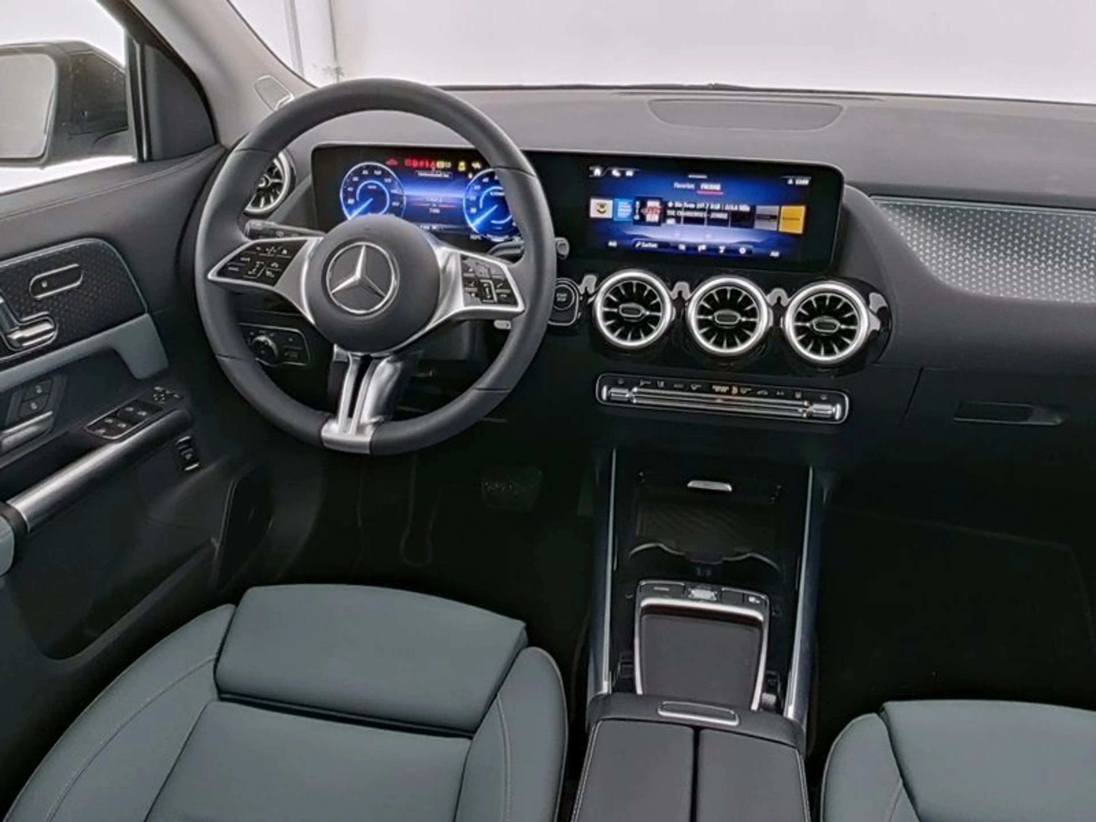 Mercedes-Benz EQA 250+ PROGR-ADV+ PANO FAP BURMEST MEMORY WDGS — photo 7