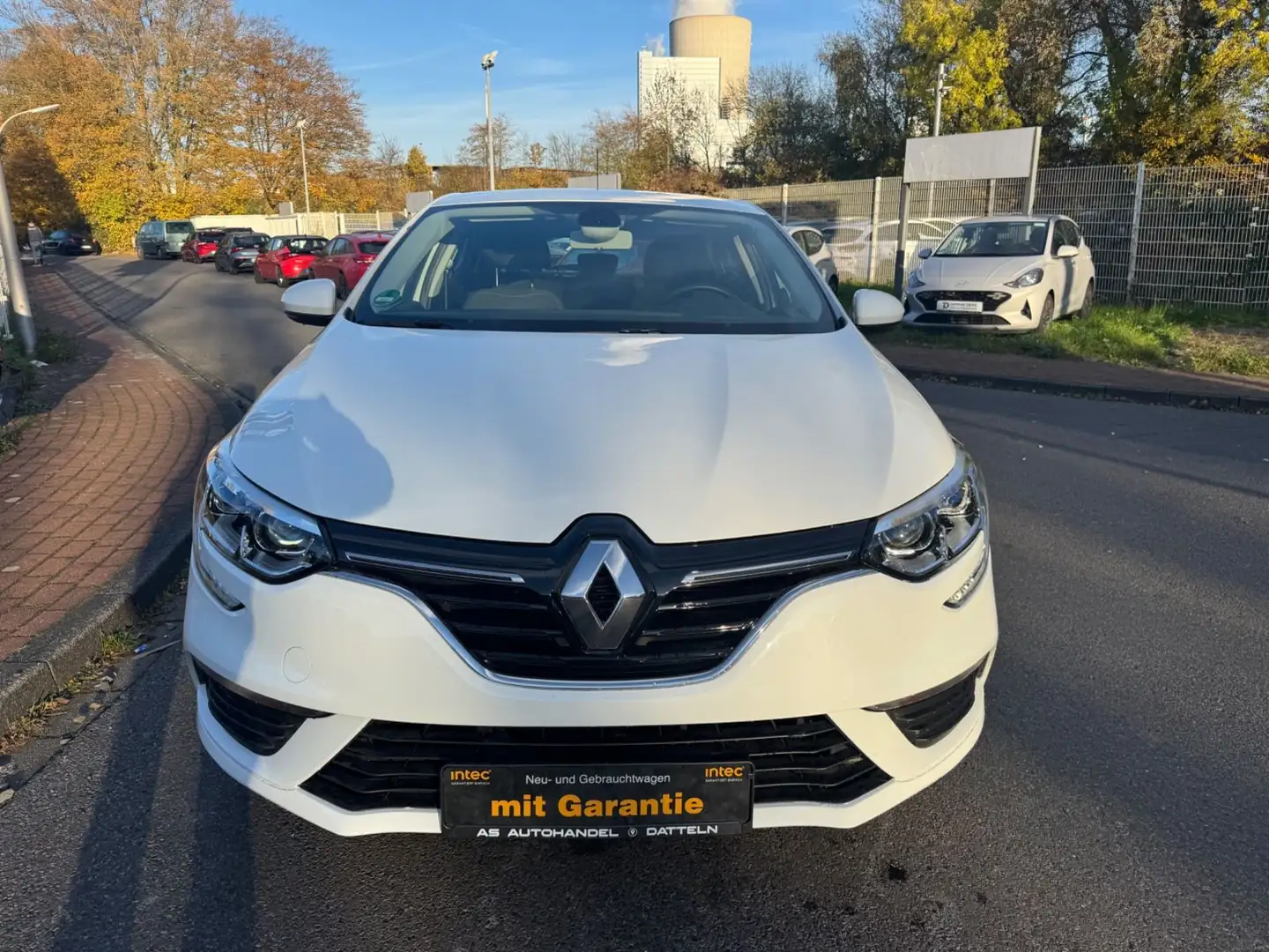 Renault Megane LIMITED/1.HD/NAVI/KLIMAAUT/14TKM/SHZ/TÜV-SERV.NE Blanc - 2