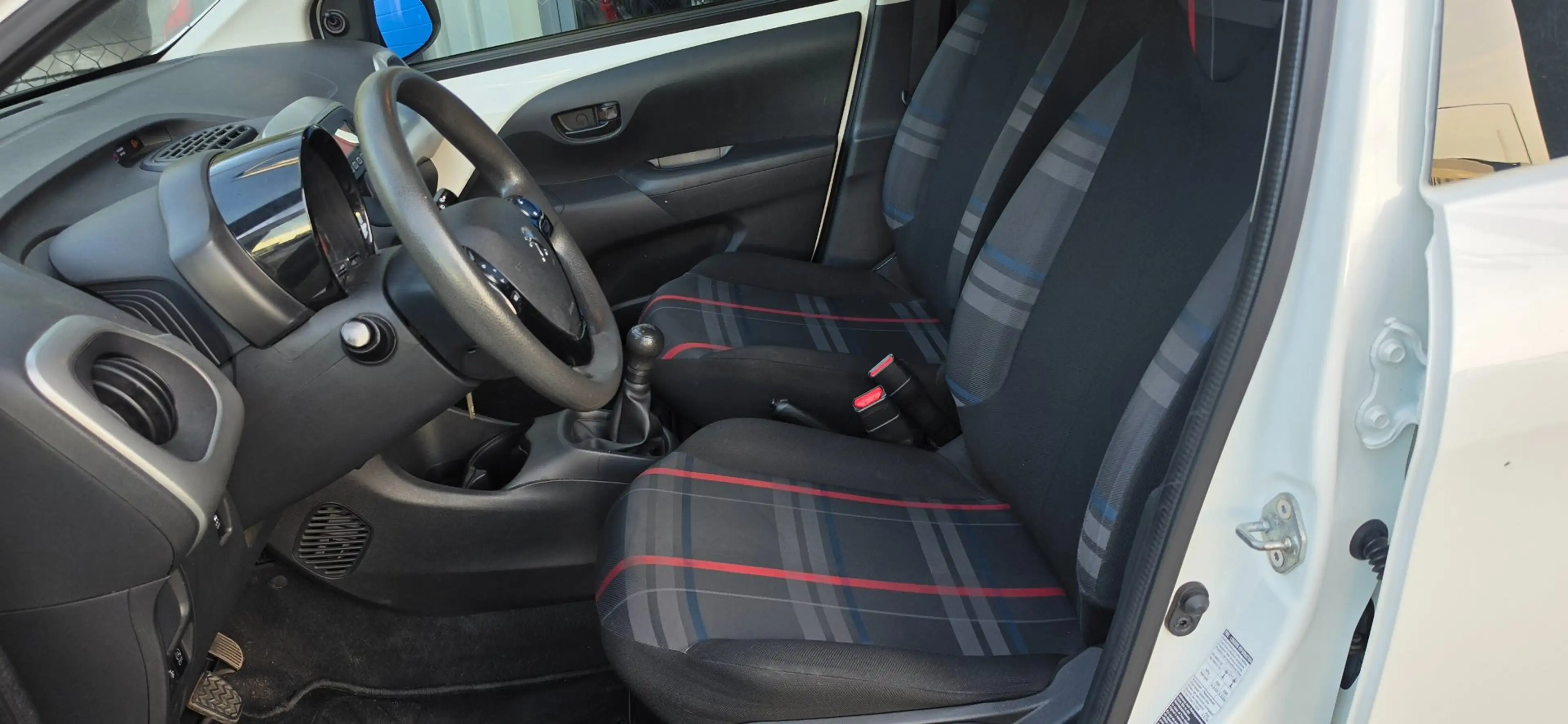 Peugeot 108 1.0 e-VTi Active 5Drs Airco Elec pakket Bleutooth — photo 12