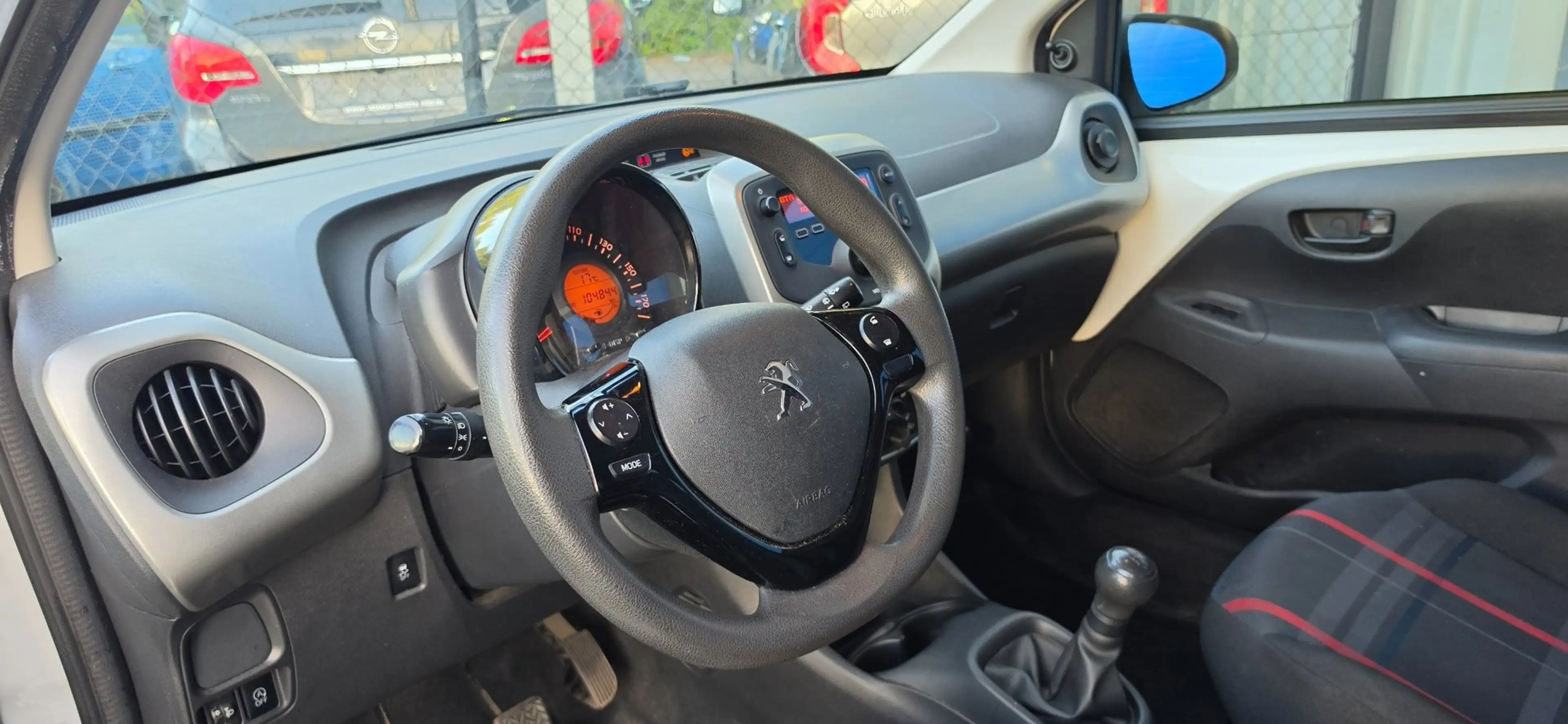 Peugeot 108 1.0 e-VTi Active 5Drs Airco Elec pakket Bleutooth — photo 9