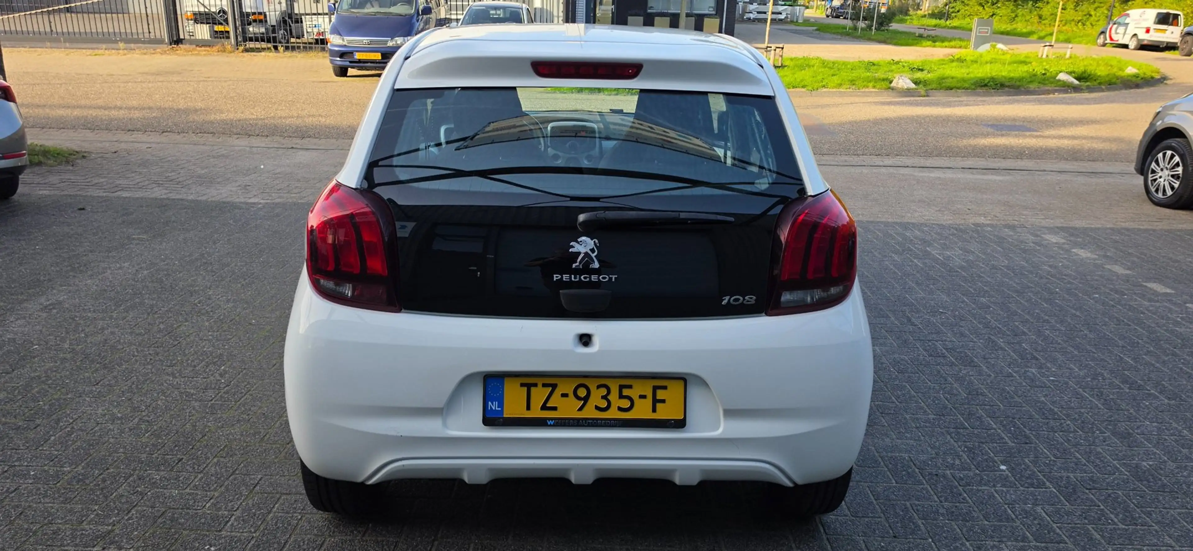 Peugeot 108 1.0 e-VTi Active 5Drs Airco Elec pakket Bleutooth — photo 7