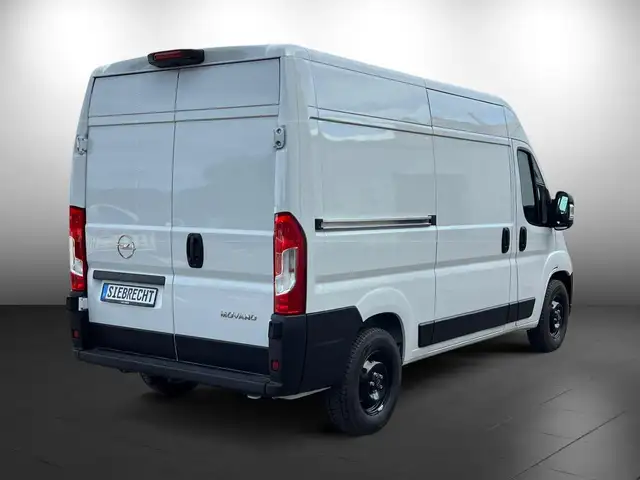 Opel Movano view 3