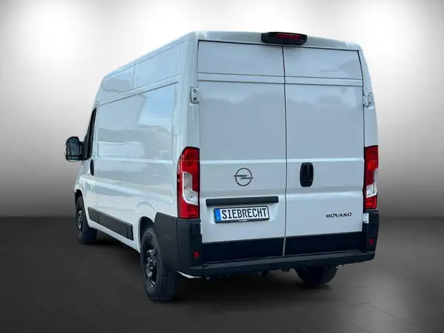 Opel Movano view 4