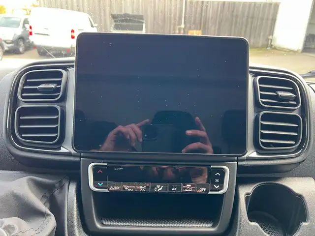 Opel Movano view 13