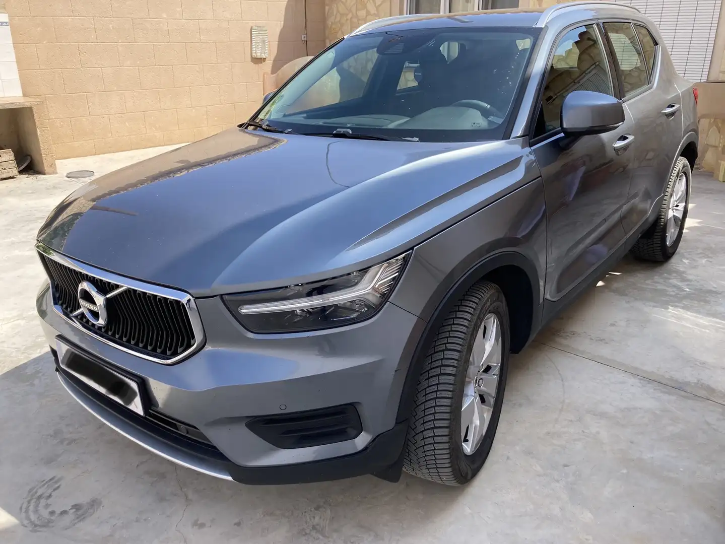 Volvo XC40 D3 Momentum AWD Aut. - 1