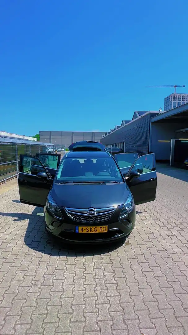 Opel Zafira Tourer 1.6 CDTI Cosmo Zwart - 1