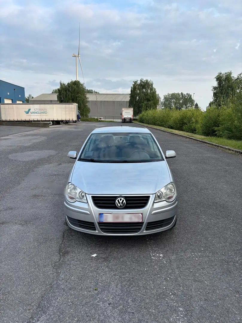Volkswagen Polo 1.2 Tour Edition Grijs - 2