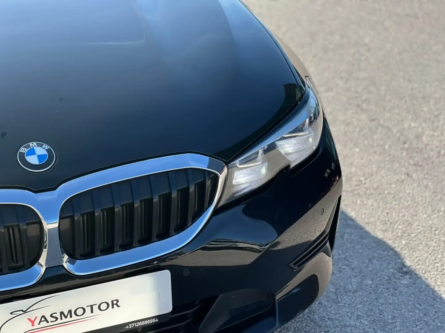 BMW 318 318dA Touring Negro - 2