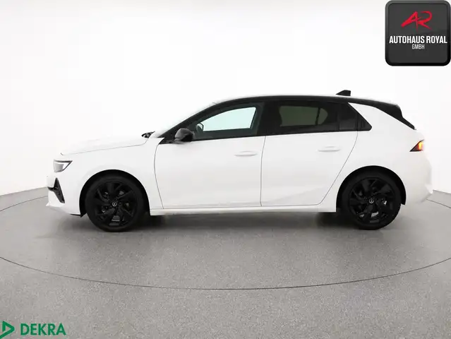 Opel Astra view 2