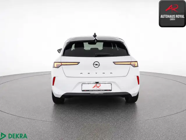 Opel Astra view 4