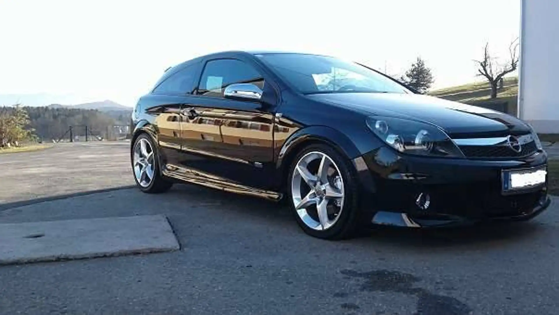 Opel Astra Astra 1,9 CDTI GTC Sport Sport Schwarz - 1