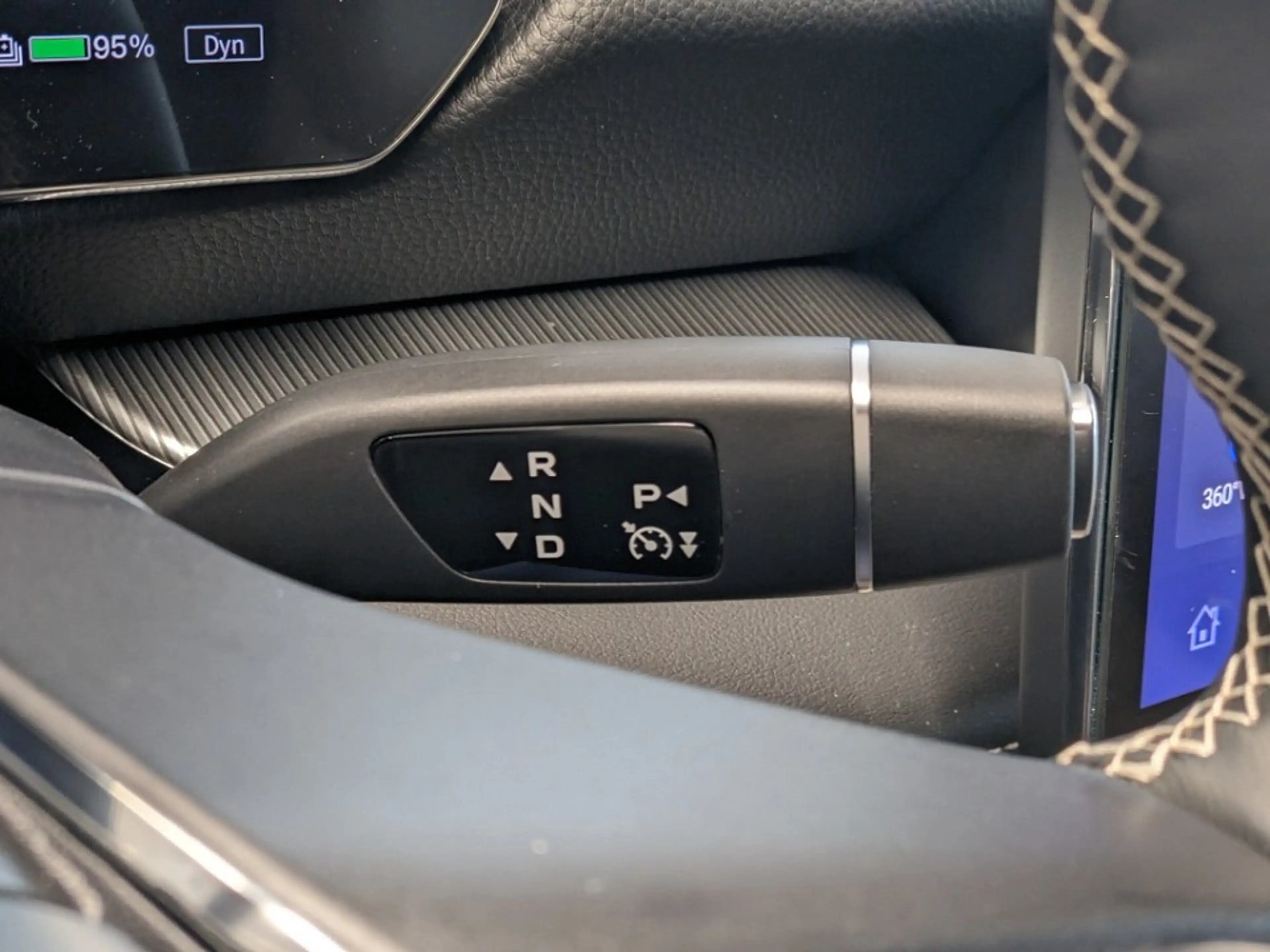Mazda 6e EV (258PS) Takumi Leder Weiss Panodach NEU — photo 14