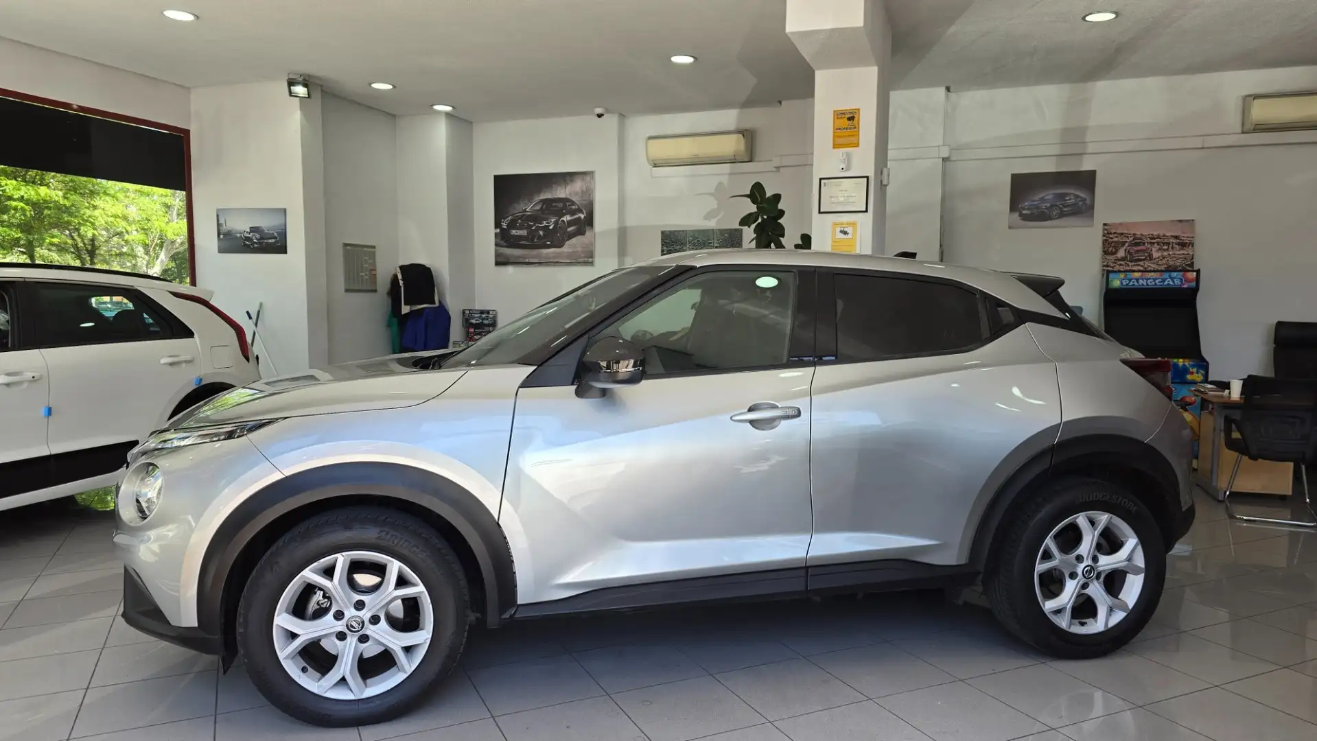 Nissan Juke DIG-T 84 kW (114 CV) DCT 7 V N-Connecta Gris - 2