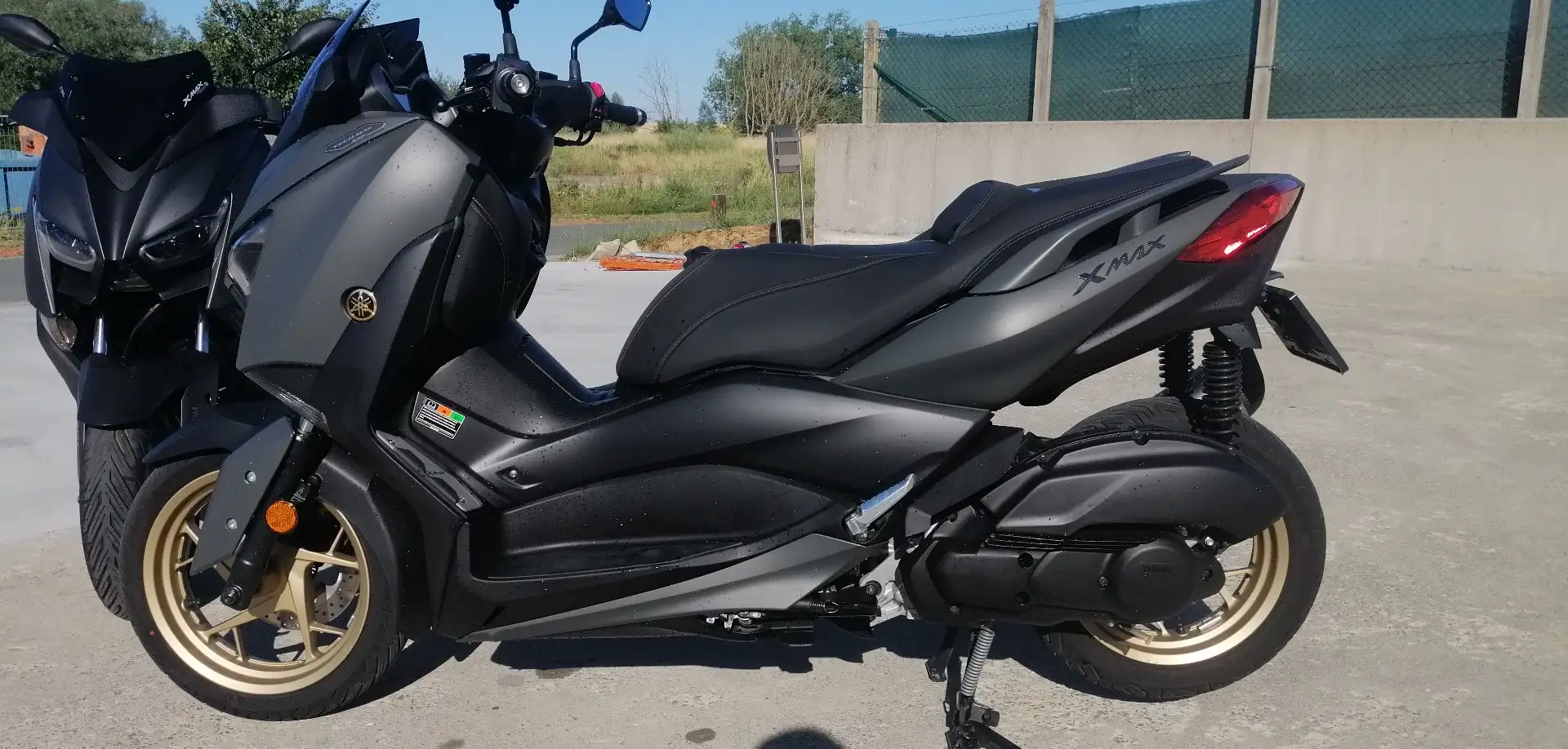 Yamaha X-Max 125 Grijs - 2