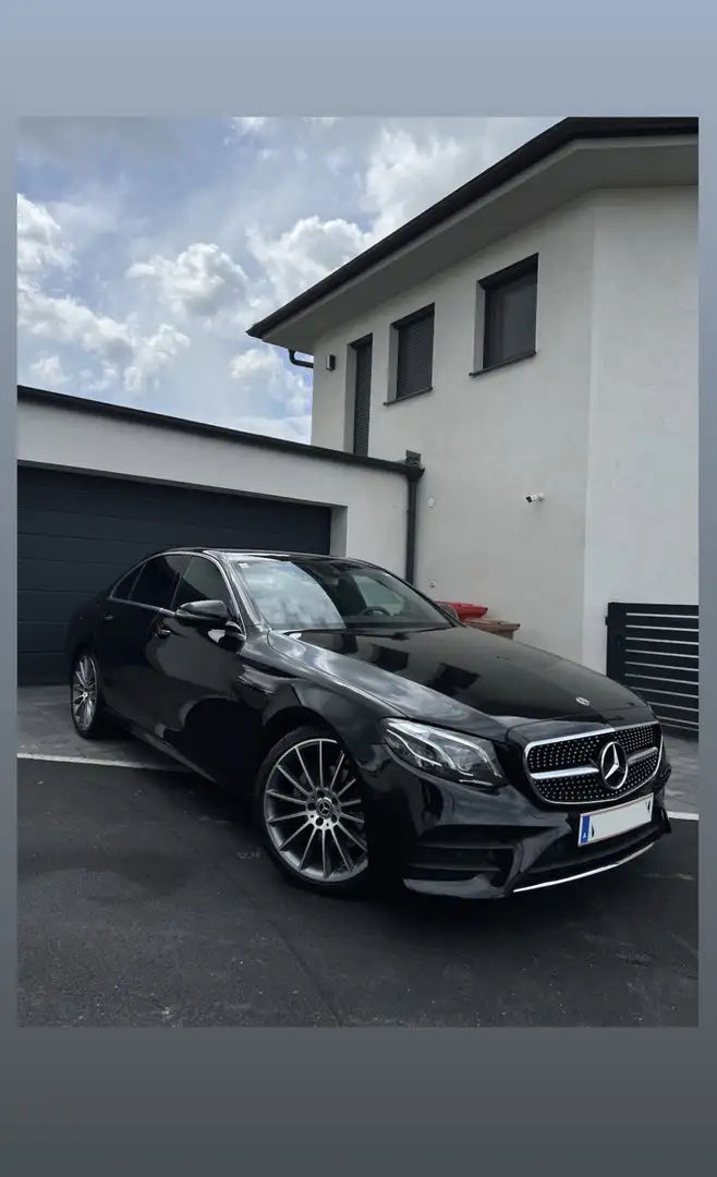 Mercedes-Benz E 220 d AMG Line Schwarz - 1