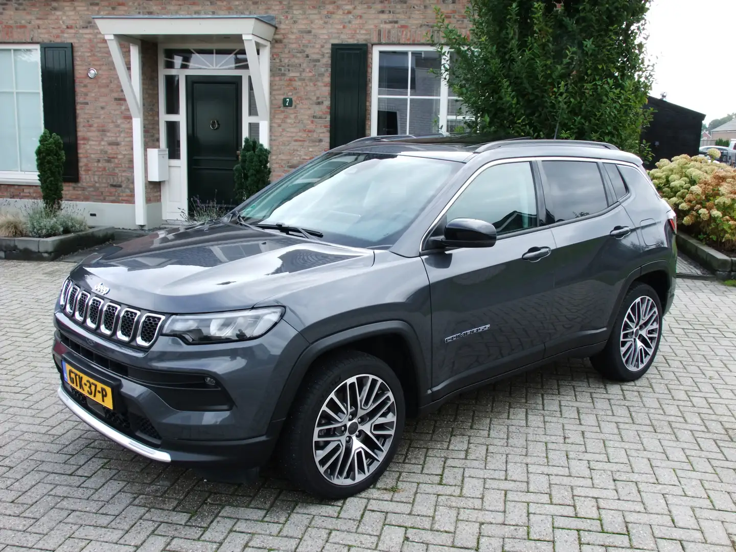 Jeep Compass 4xe 190 Plug-in Hybrid Electric Night Eagle , Came Grijs - 1