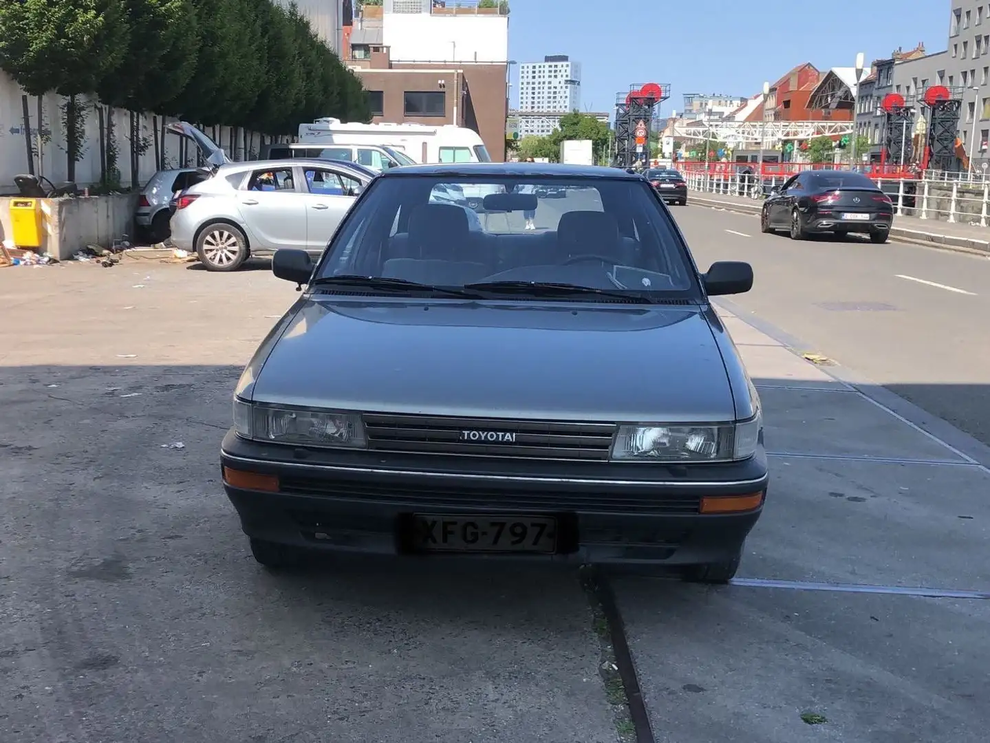 Toyota Corolla 1.3 INJECTION Grijs - 2