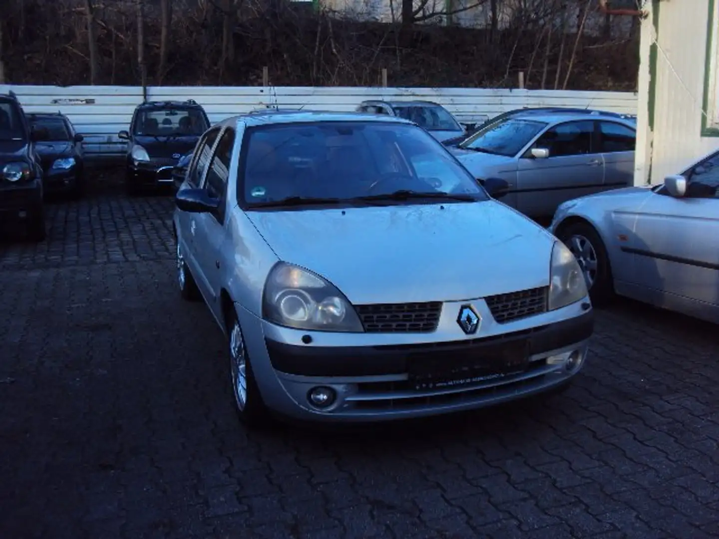 Renault Clio Initiale Luxe,Klimatronik,Leder,Zahnriemen Neu. Ezüst - 2