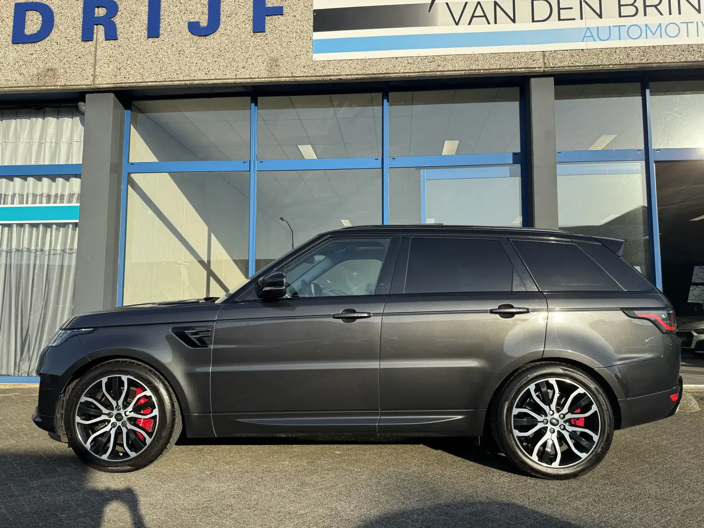 Land Rover Range Rover Sport 2.0 P400e HSE Dynamic Grijs - 2