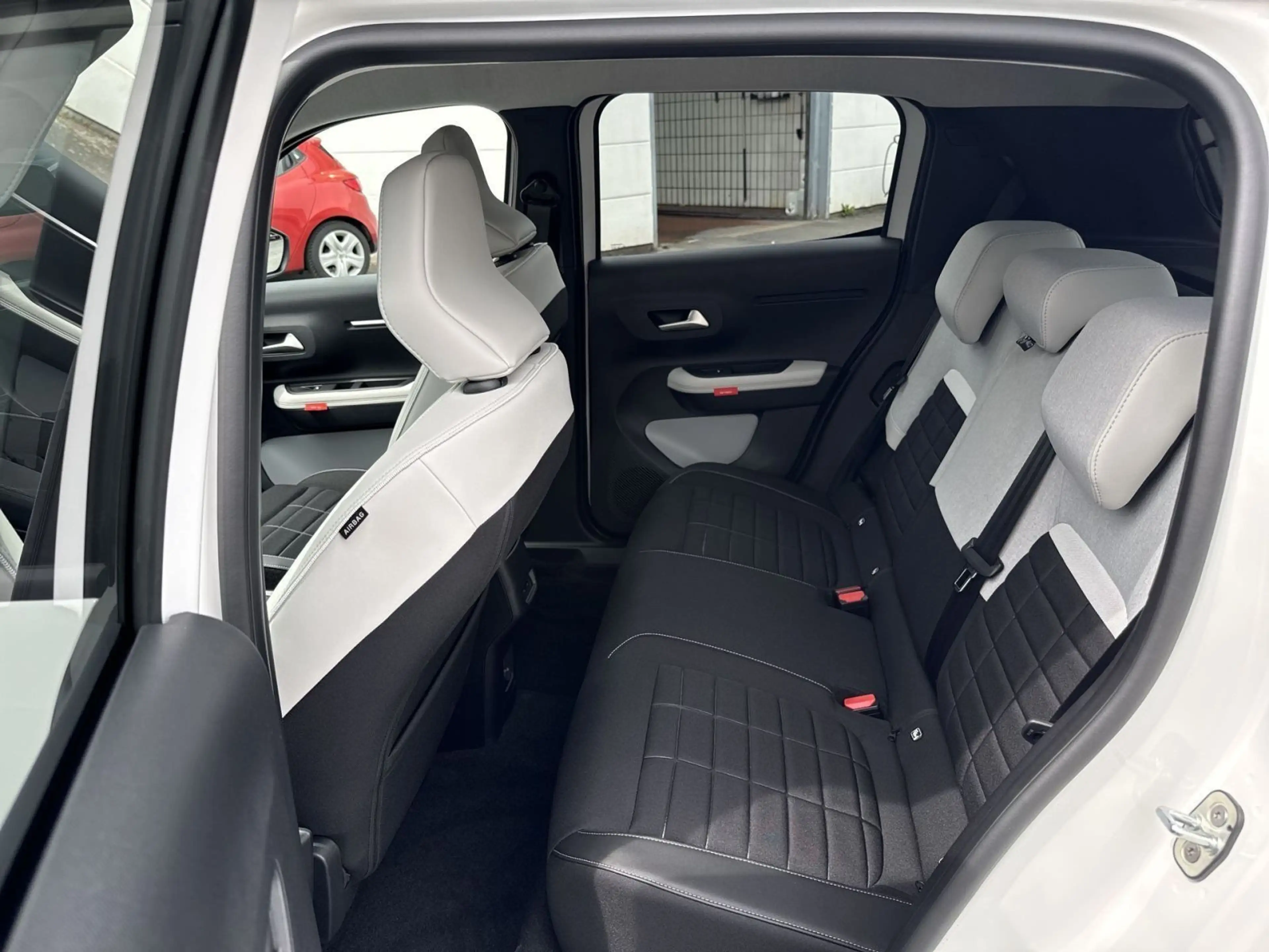 Citroen C3 1.2 Mild-Hybrid 110 MAX — photo 11