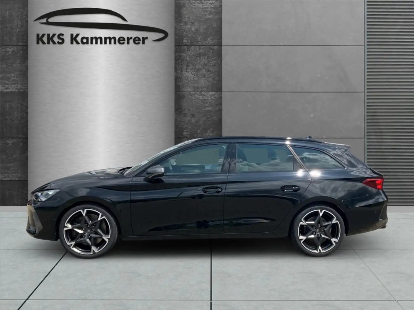CUPRA Leon ST 2.0 4Drive VZ AHK Pano Matrix Navi Memory Digit Noir - 2