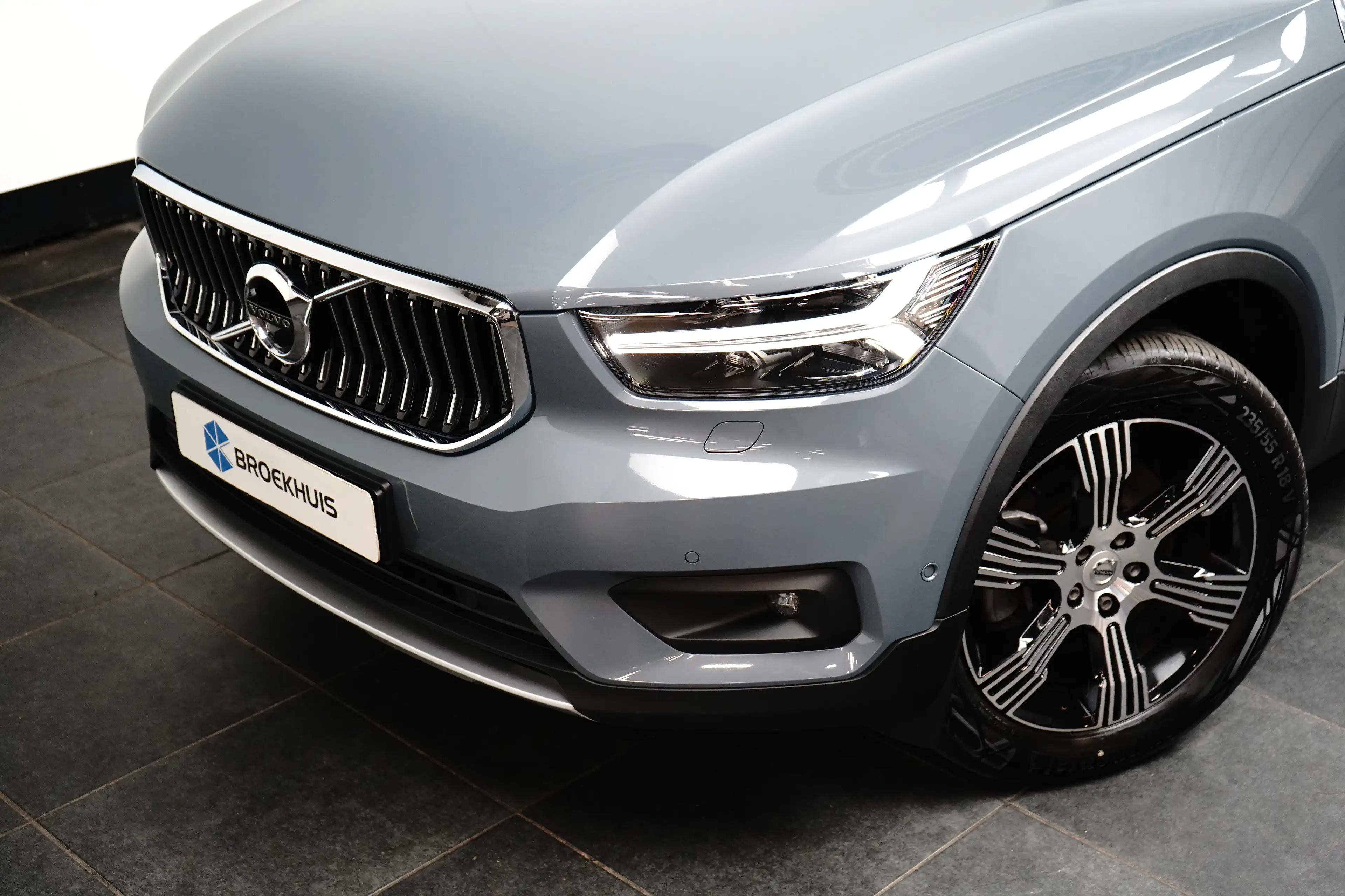 Volvo XC40 2.0 B4 Inscription | 360 camera | Harman/Kardon | — photo 15