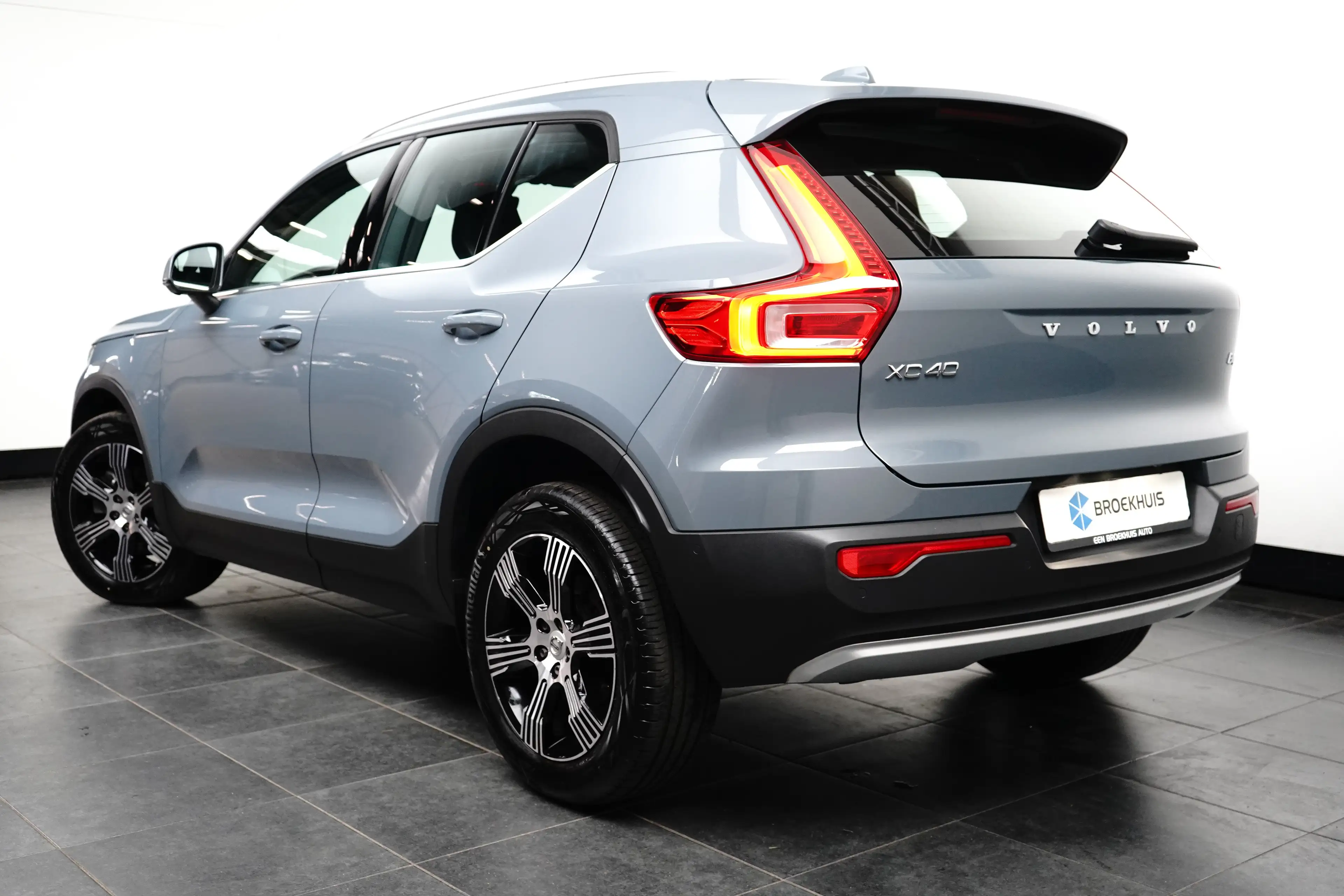 Volvo XC40 2.0 B4 Inscription | 360 camera | Harman/Kardon | — photo 5
