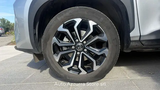 Toyota Yaris Cross view 5